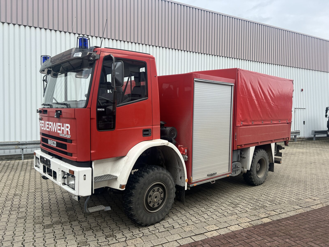 FF 95 E 18 4x4 FF 95 E 18 4x4, Feuerwehr - Ātrās palīdzības mašīna: foto 1 FF 95 E 18 4x4 FF 95 E 18 4x4, Feuerwehr - Ātrās palīdzības mašīna: foto 1