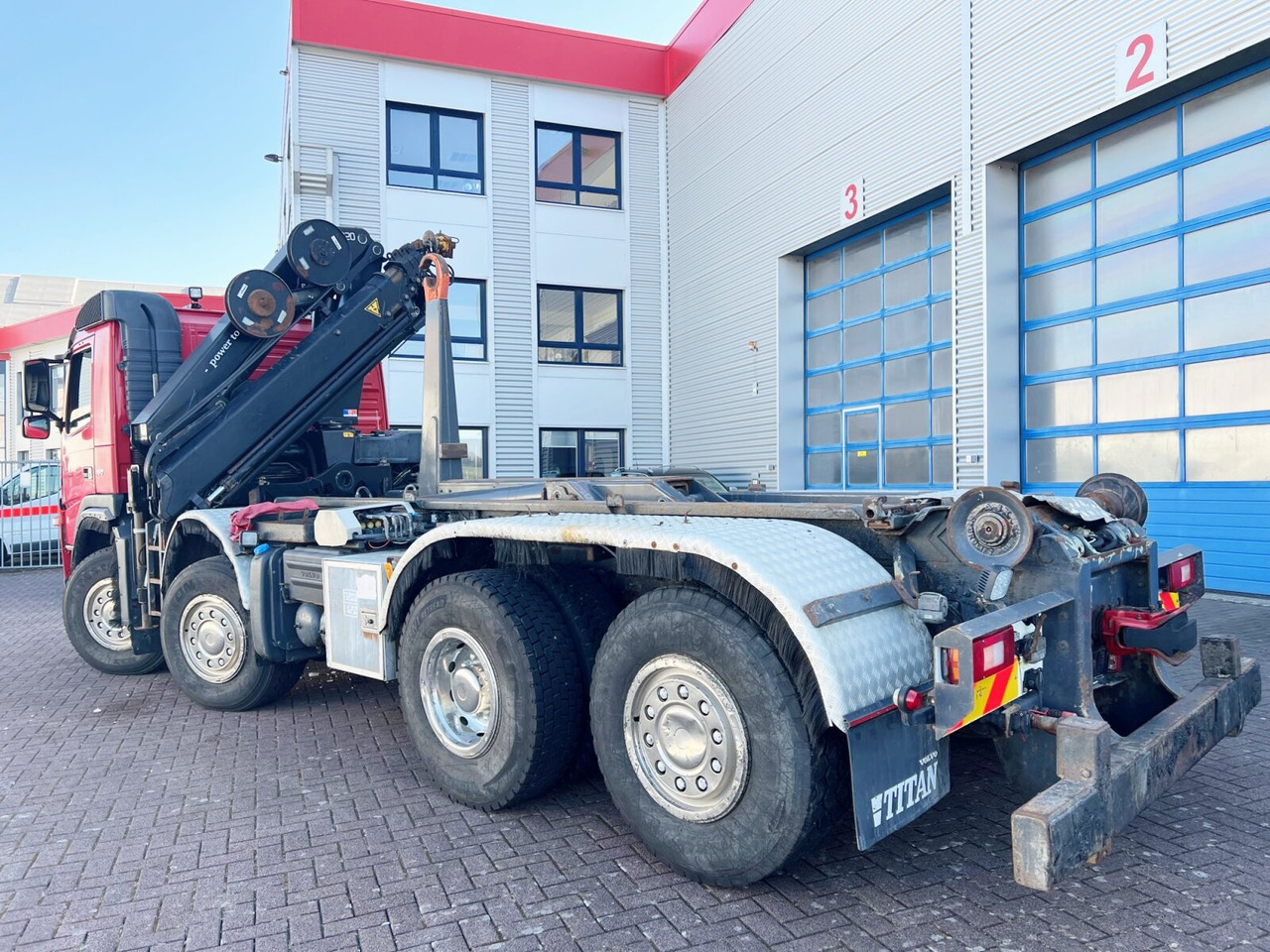 FM 460 8x2-6 FM 460 8x2-6, Lenk-/Liftachse, Kran HMF 2020-K4, Funk - Pacēlājs ar āķi, Kravas auto ar manipulatoru: foto 2 FM 460 8x2-6 FM 460 8x2-6, Lenk-/Liftachse, Kran HMF 2020-K4, Funk - Pacēlājs ar āķi, Kravas auto ar manipulatoru: foto 2