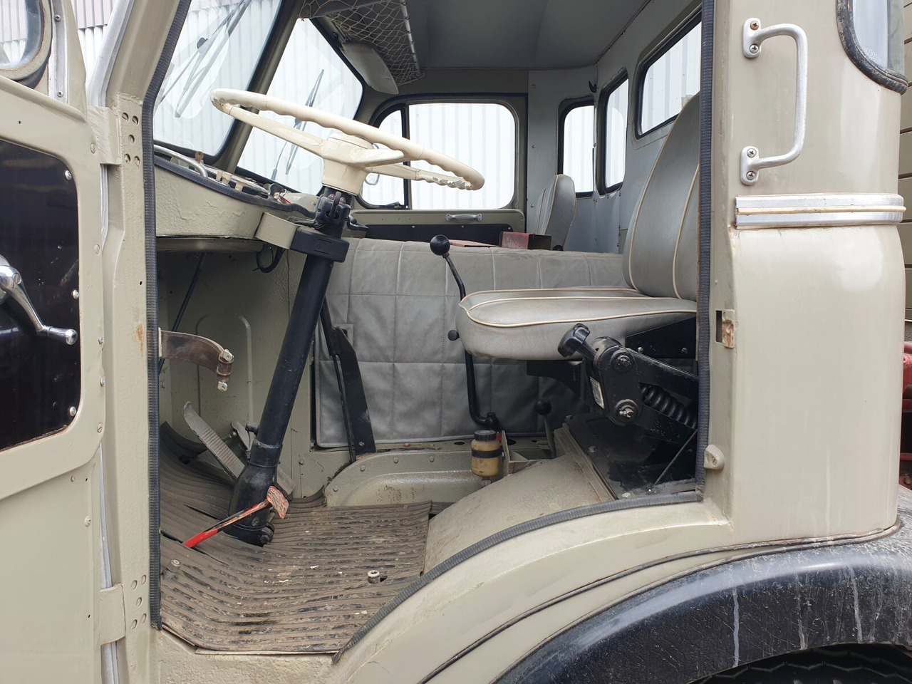 HENSCHEL HS 20 TS 6x4 HENSCHEL HS 20 TS 6x4 - Kravas automašīna pašizgāzējs: foto 5 HENSCHEL HS 20 TS 6x4 HENSCHEL HS 20 TS 6x4 - Kravas automašīna pašizgāzējs: foto 5