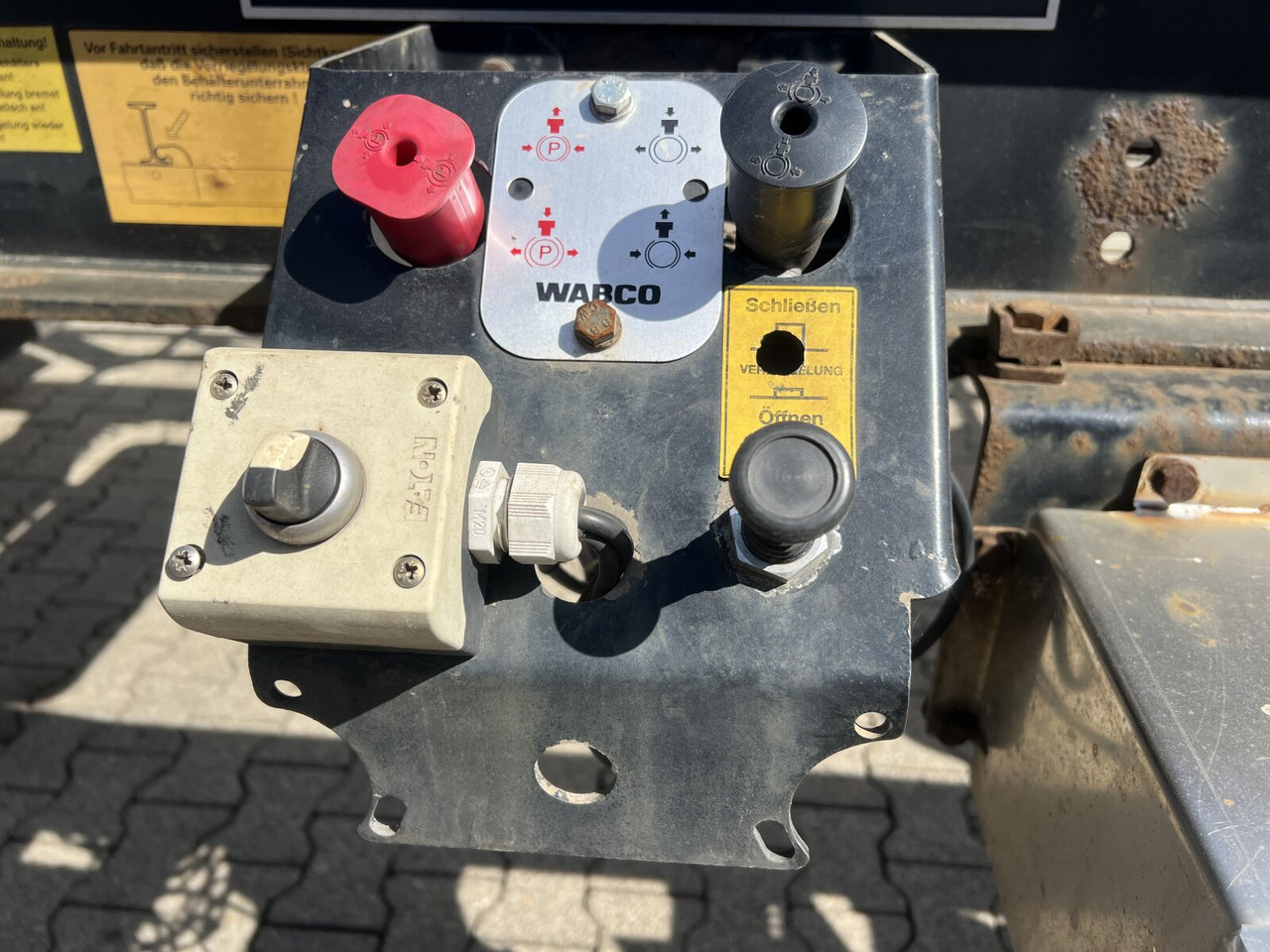 HSA 18.65 Schlittenabroller HUEFFERMANN HSA 18.65 Schlittenabroller - Multilift/ Būvgružu konteinera piekabe: foto 2 HSA 18.65 Schlittenabroller HUEFFERMANN HSA 18.65 Schlittenabroller - Multilift/ Būvgružu konteinera piekabe: foto 2