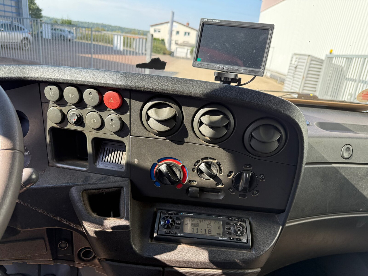 Iveco Daily 65C15D 4x2 Doka Daily 65C15D 4x2 Doka, Grüne Plakette, City-Abroller - Pacēlājs ar āķi: foto 3 Iveco Daily 65C15D 4x2 Doka Daily 65C15D 4x2 Doka, Grüne Plakette, City-Abroller - Pacēlājs ar āķi: foto 3