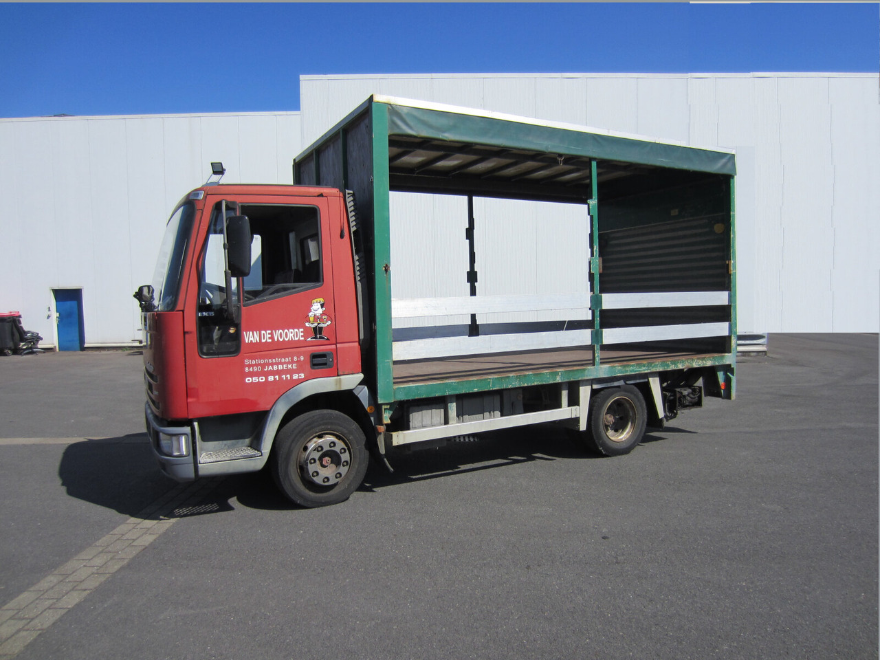 Iveco EuroCargo 80E 15/85 - Kravas automašīna ar slēgto virsbūvi: foto 1 Iveco EuroCargo 80E 15/85 - Kravas automašīna ar slēgto virsbūvi: foto 1