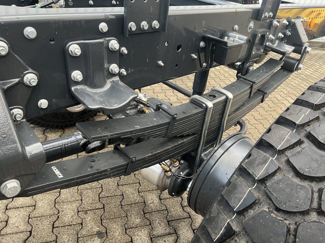 Iveco EuroCargo ML150E24 WS 4x4 EuroCargo ML150E24 WS 4x4, Euro3, mehrfach Vorhanden! - Šasija kravas automašīna: foto 4 Iveco EuroCargo ML150E24 WS 4x4 EuroCargo ML150E24 WS 4x4, Euro3, mehrfach Vorhanden! - Šasija kravas automašīna: foto 4