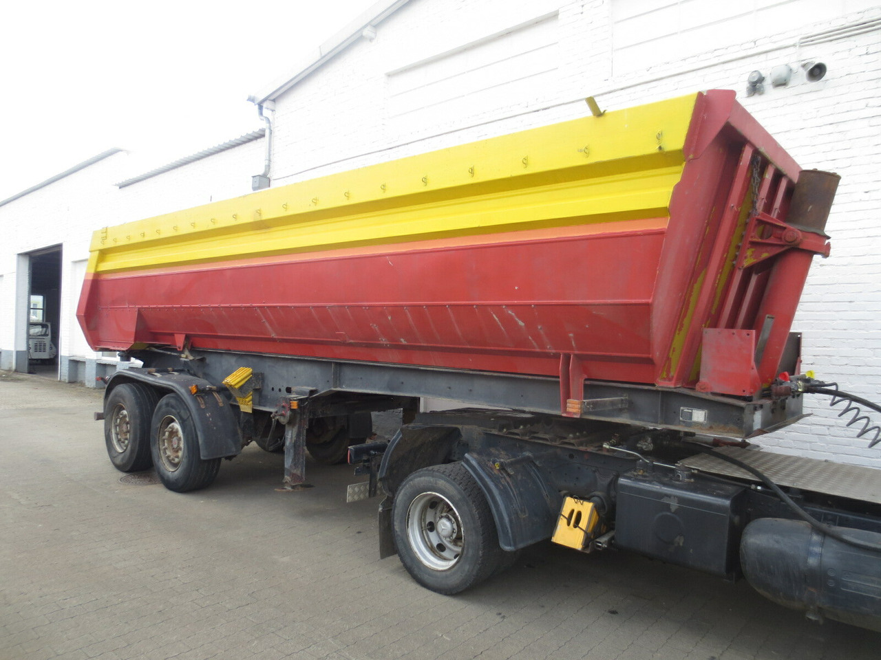 Kögel SKHL 18 SKHL 18 Alu Rundmulde, 24 cbm, Blechboden - Puspiekabe pašizgāzējs: foto 1 Kögel SKHL 18 SKHL 18 Alu Rundmulde, 24 cbm, Blechboden - Puspiekabe pašizgāzējs: foto 1