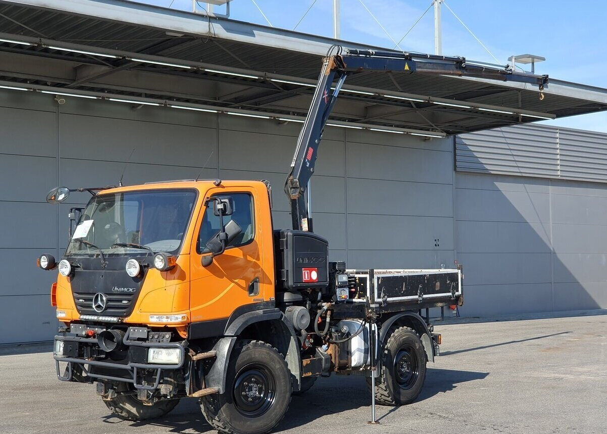 Unimog U 20 4x4 U 20 4x4, Zapfwelle, Kran Hiab 022D-3 HiDuo, Funk - Komercauto: foto 1 Unimog U 20 4x4 U 20 4x4, Zapfwelle, Kran Hiab 022D-3 HiDuo, Funk - Komercauto: foto 1