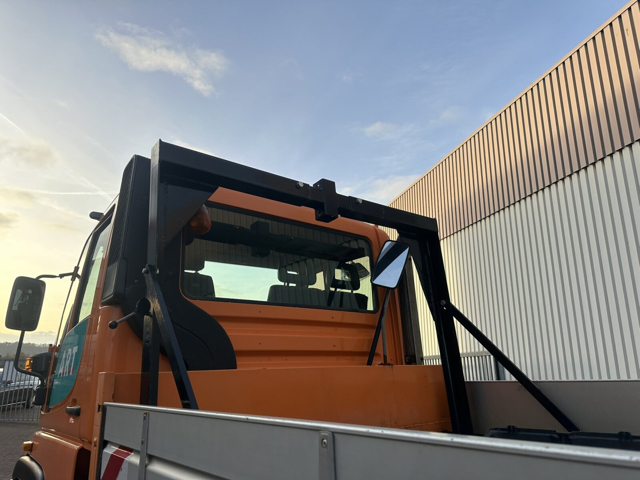 Unimog U300 405/10 4x4 U300 405/10 4x4, Kommunalhydraulik, Frontzapfwelle, Kipper - Komercauto: foto 2 Unimog U300 405/10 4x4 U300 405/10 4x4, Kommunalhydraulik, Frontzapfwelle, Kipper - Komercauto: foto 2