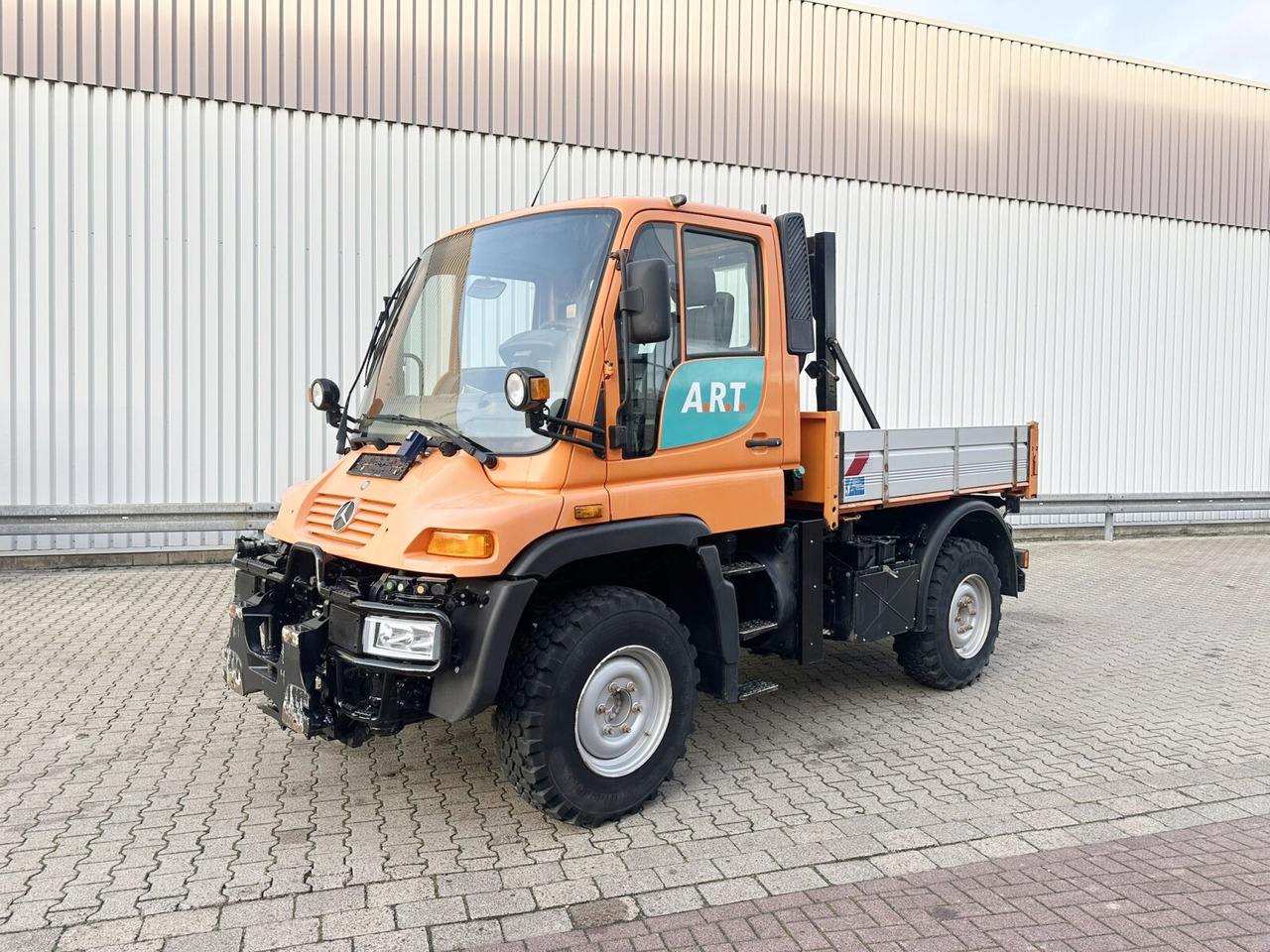 Unimog U300 405/10 4x4 U300 405/10 4x4, Kommunalhydraulik, Frontzapfwelle, Kipper - Komercauto: foto 1 Unimog U300 405/10 4x4 U300 405/10 4x4, Kommunalhydraulik, Frontzapfwelle, Kipper - Komercauto: foto 1