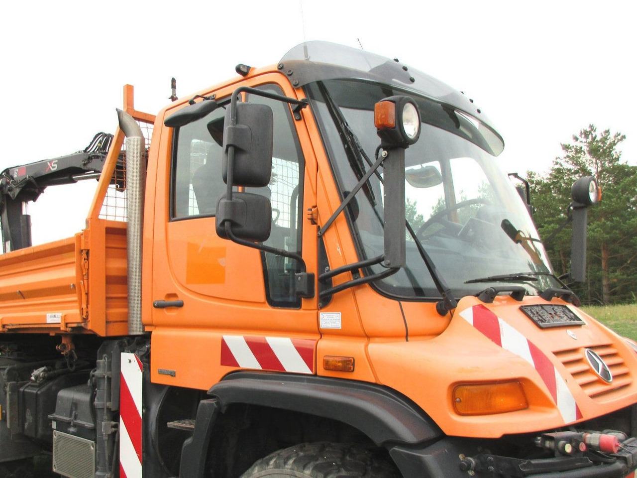Unimog U500 4x4 U500 4x4 405/40 mit Heckkran Hiab 077-1 HiDuo, absattelbar, Funk - Komercauto: foto 3 Unimog U500 4x4 U500 4x4 405/40 mit Heckkran Hiab 077-1 HiDuo, absattelbar, Funk - Komercauto: foto 3