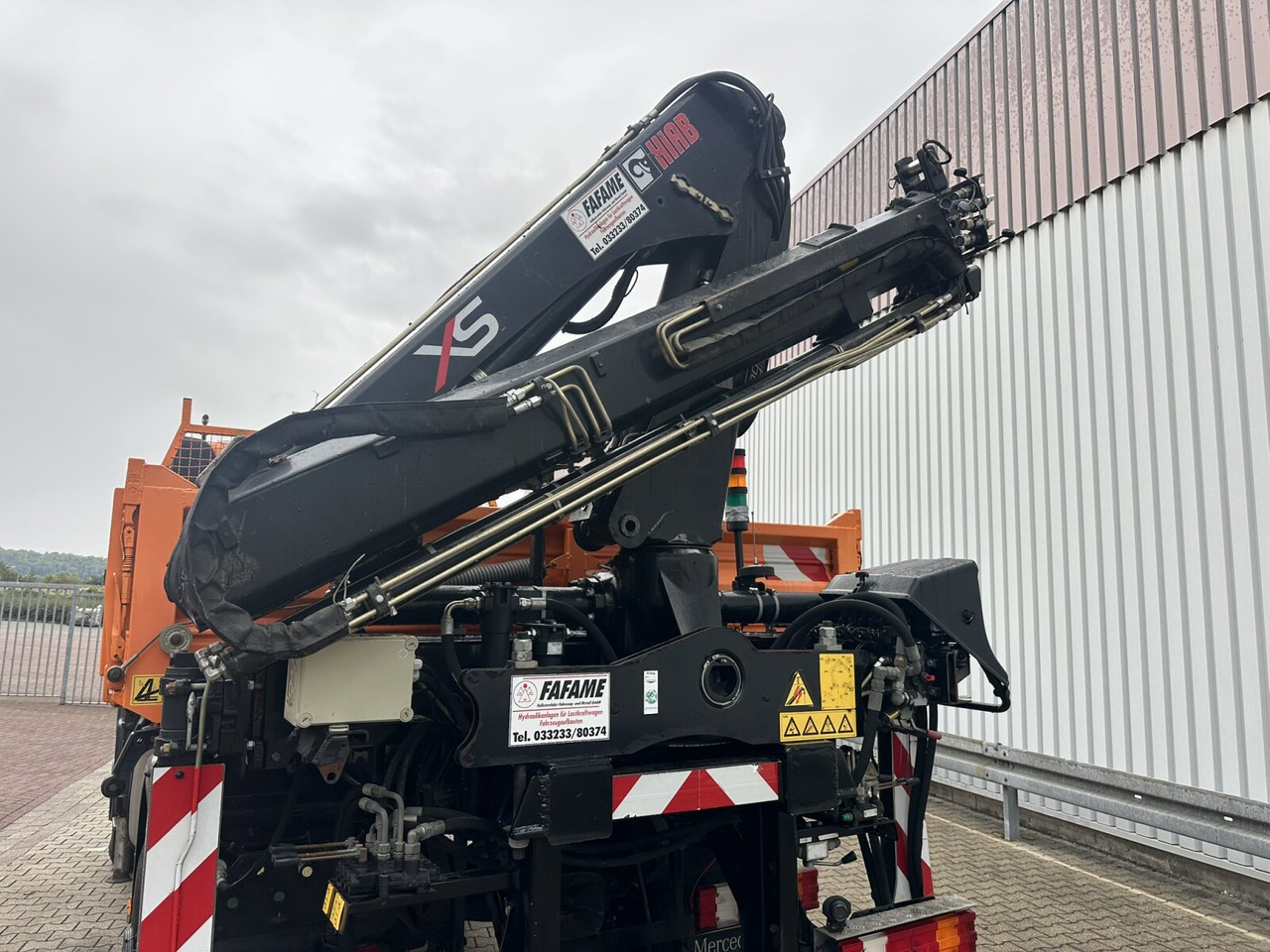 Unimog U500 4x4 U500 4x4 405/40 mit Heckkran Hiab 077-1 HiDuo, absattelbar, Funk - Komercauto: foto 3 Unimog U500 4x4 U500 4x4 405/40 mit Heckkran Hiab 077-1 HiDuo, absattelbar, Funk - Komercauto: foto 3