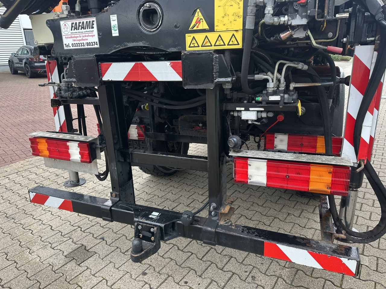 Unimog U500 4x4 U500 4x4 405/40 mit Heckkran Hiab 077-1 HiDuo, absattelbar, Funk - Komercauto: foto 2 Unimog U500 4x4 U500 4x4 405/40 mit Heckkran Hiab 077-1 HiDuo, absattelbar, Funk - Komercauto: foto 2