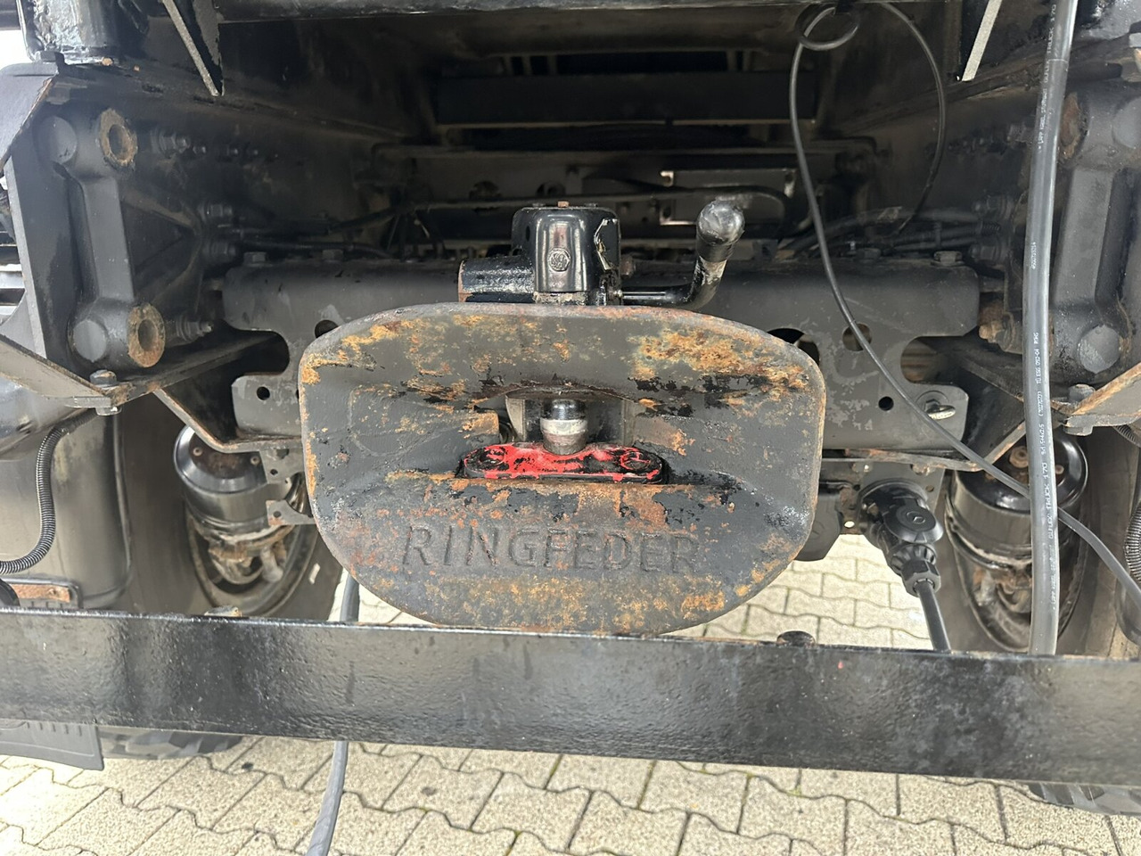 Unimog U500 4x4 U500 4x4 405/40 mit Heckkran Hiab 077-1 HiDuo, absattelbar, Funk - Komercauto: foto 4 Unimog U500 4x4 U500 4x4 405/40 mit Heckkran Hiab 077-1 HiDuo, absattelbar, Funk - Komercauto: foto 4