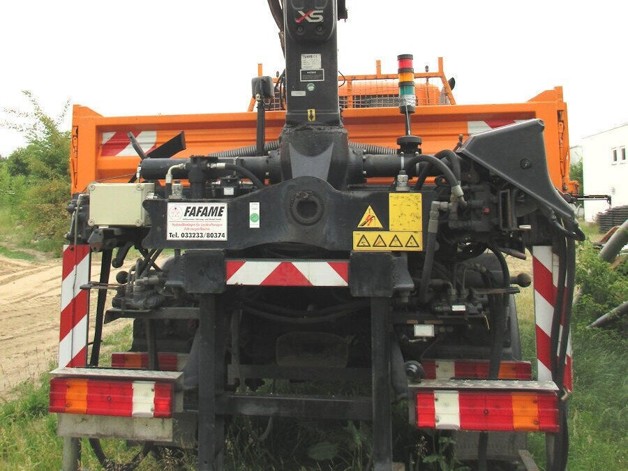 Unimog U500 4x4 U500 4x4 405/40 mit Heckkran Hiab 077-1 HiDuo, absattelbar, Funk - Komercauto: foto 5 Unimog U500 4x4 U500 4x4 405/40 mit Heckkran Hiab 077-1 HiDuo, absattelbar, Funk - Komercauto: foto 5