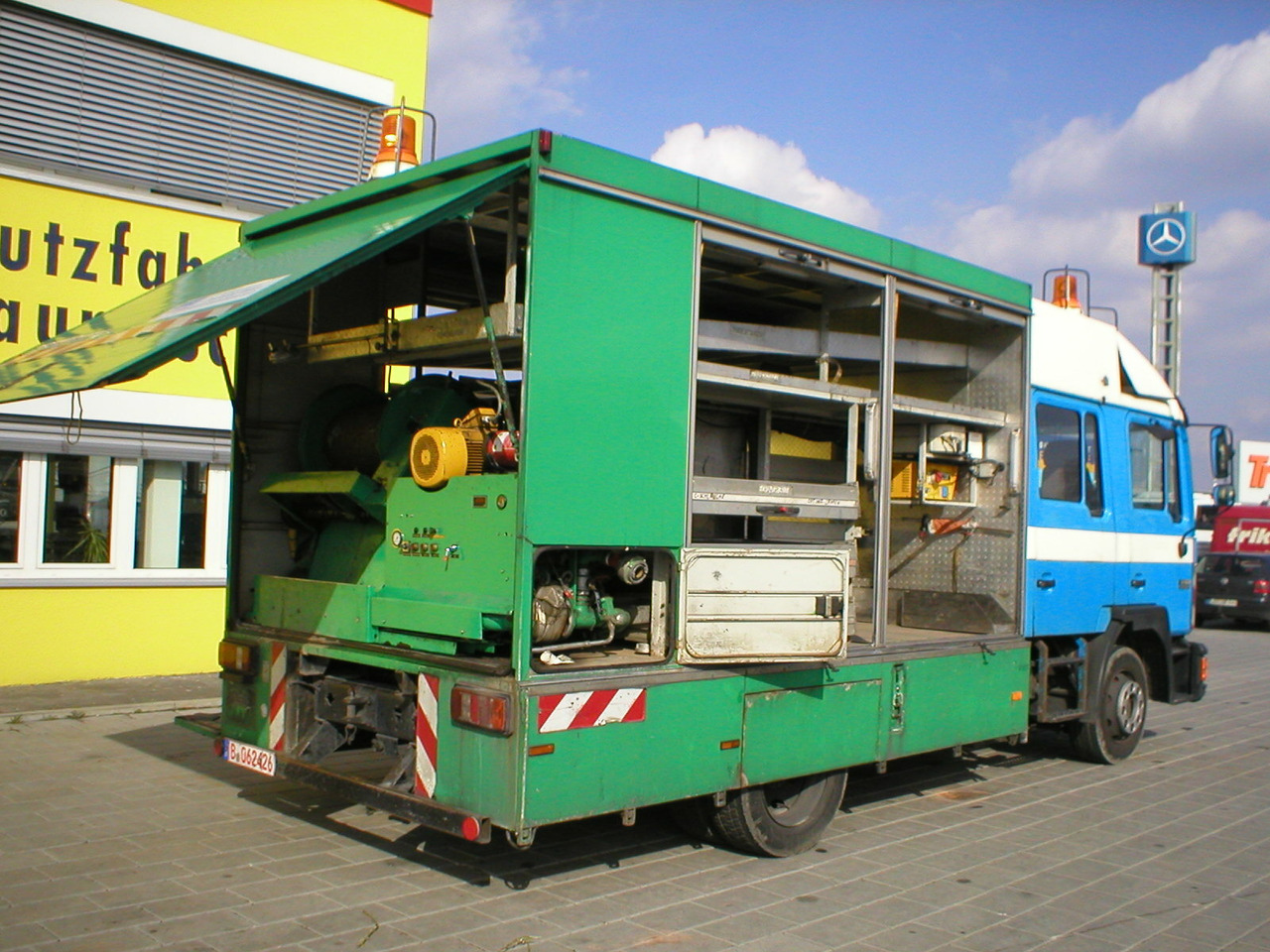MAN M02 12.232 4x2 Spülwagen - Kravas automašīna: foto 3 MAN M02 12.232 4x2 Spülwagen - Kravas automašīna: foto 3