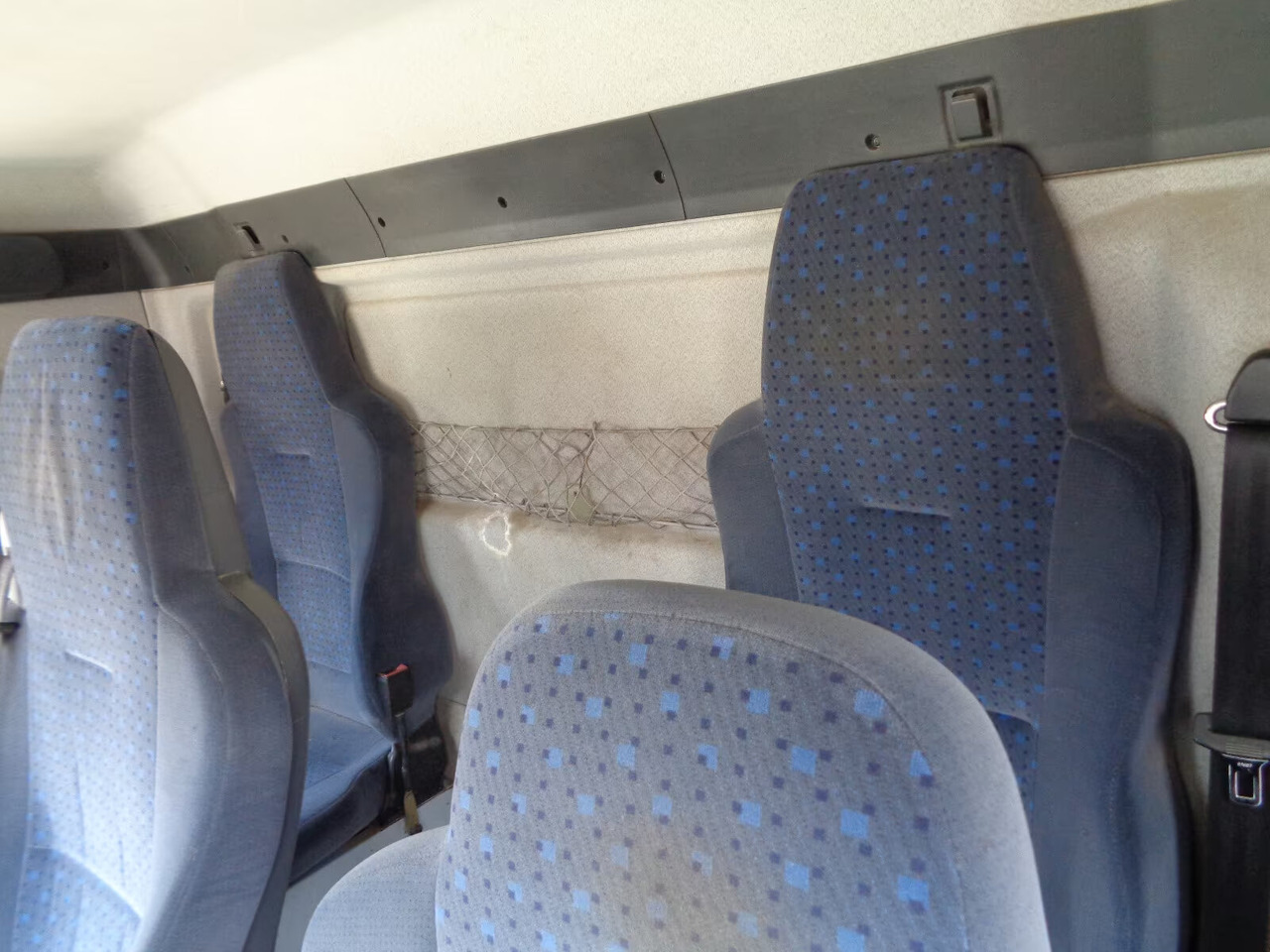 MAN TGA 18.350 LL 4x2 TGA 18.350 LL 4x2, 5 Sitze - Kravas automašīna: foto 3 MAN TGA 18.350 LL 4x2 TGA 18.350 LL 4x2, 5 Sitze - Kravas automašīna: foto 3