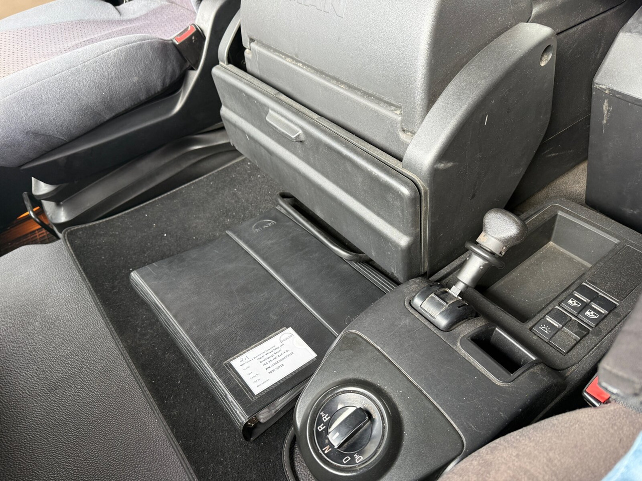 MAN TGS 35.460 8x4-4 BL TGS 35.460 8x4-4 BL, Intarder, Lenk/Lift, Kippsilo ca. 32m³, Kompressor - Kravas automašīna: foto 4 MAN TGS 35.460 8x4-4 BL TGS 35.460 8x4-4 BL, Intarder, Lenk/Lift, Kippsilo ca. 32m³, Kompressor - Kravas automašīna: foto 4