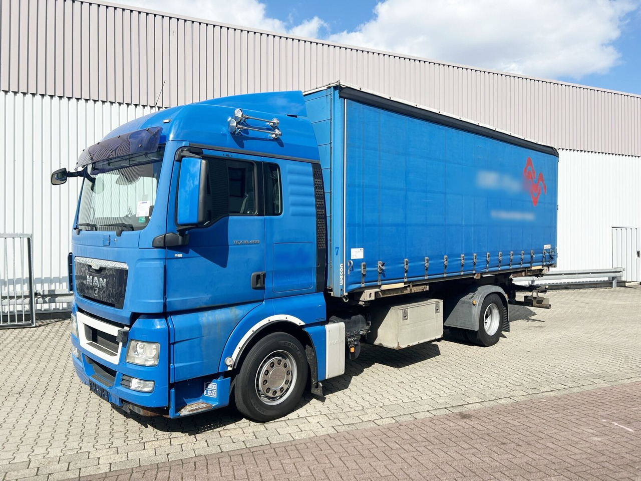Interior photo 1: Kravas automašīna MAN TGX 18.400 4X2 LL TGX 18.400 4X2 LL, Fahrschule, XLX-Fahrerhaus