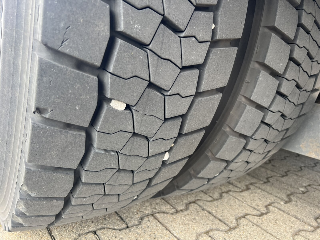 Mercedes-Benz Actros 2541 L 6x2 Actros 2541 L 6x2, Fahrschulausstattung, MegaSpace, Retarder, Liftachse, Traum Zustand - Kravas automašīna: foto 4 Mercedes-Benz Actros 2541 L 6x2 Actros 2541 L 6x2, Fahrschulausstattung, MegaSpace, Retarder, Liftachse, Traum Zustand - Kravas automašīna: foto 4