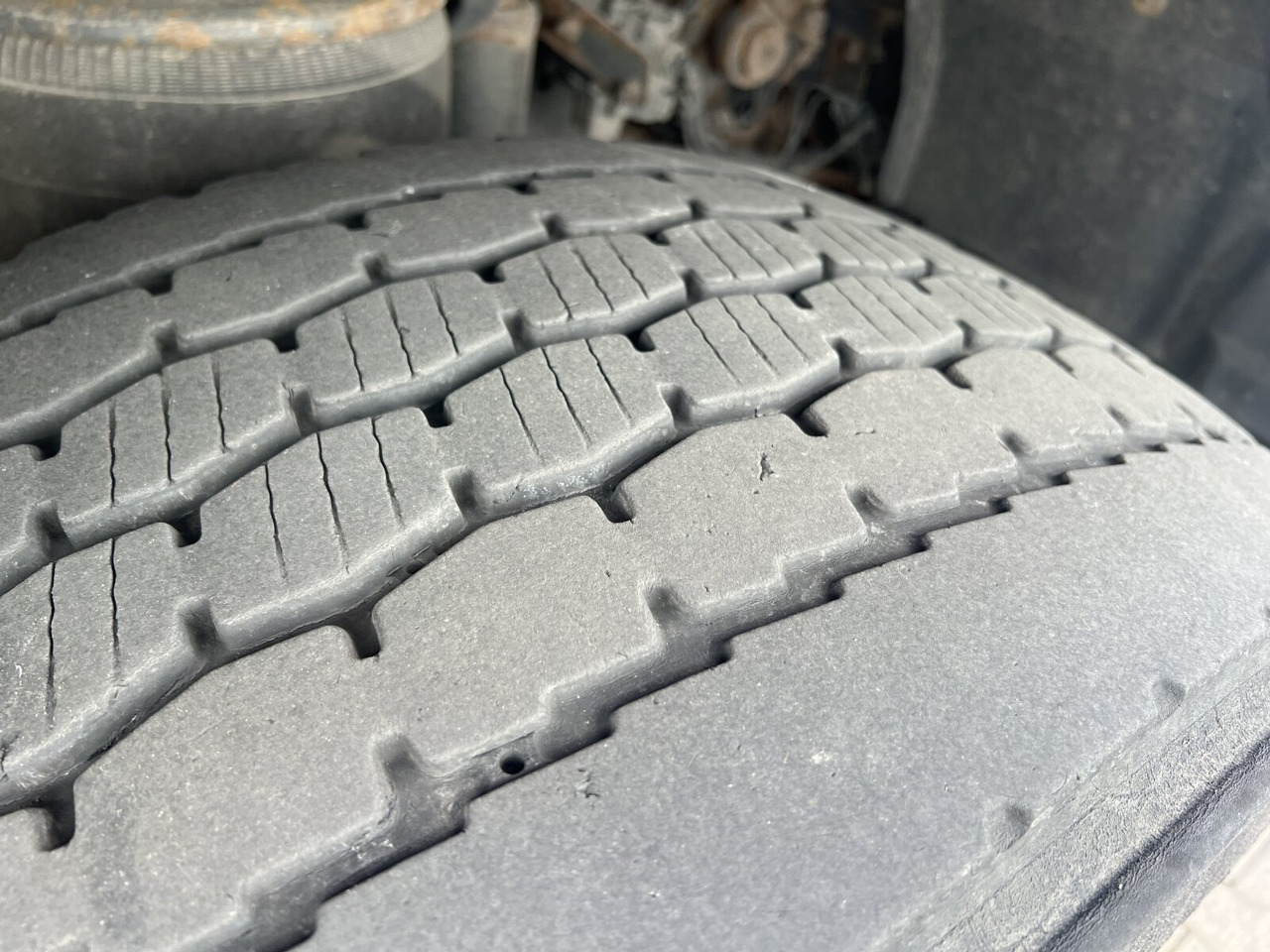 Mercedes-Benz Actros 2541 L 6x2 Actros 2541 L 6x2, Fahrschulausstattung, MegaSpace, Retarder, Liftachse, Traum Zustand - Kravas automašīna: foto 3 Mercedes-Benz Actros 2541 L 6x2 Actros 2541 L 6x2, Fahrschulausstattung, MegaSpace, Retarder, Liftachse, Traum Zustand - Kravas automašīna: foto 3