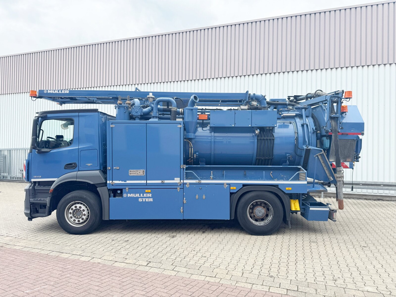 Mercedes-Benz Arocs 1843 L 4x2 Arocs 1843 L 4x2, Müller Canalmaster ca. 8m³, Standheizung, Funk - Kravas automašīna: foto 5 Mercedes-Benz Arocs 1843 L 4x2 Arocs 1843 L 4x2, Müller Canalmaster ca. 8m³, Standheizung, Funk - Kravas automašīna: foto 5