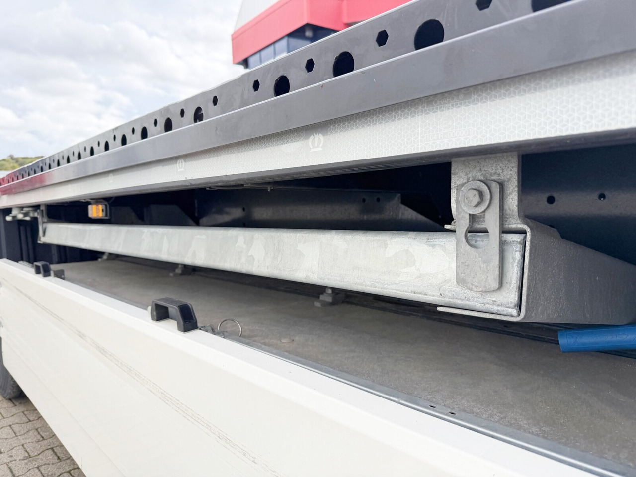 Krone SDP 27 SDP 27, Liftachse, Twist-Locks, 20/2x20/40Fuß, Neuwertig! - Bortu puspiekabe/ Platforma: foto 2 Krone SDP 27 SDP 27, Liftachse, Twist-Locks, 20/2x20/40Fuß, Neuwertig! - Bortu puspiekabe/ Platforma: foto 2