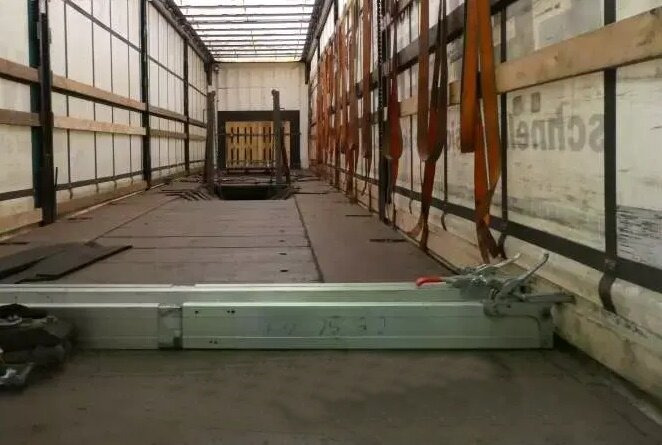 Krone SDP 27 eLCQ4-CS Coil Liner SDP 27 eLCQ4-CS Coil Liner, Coilmulde, Liftachse, Edscha - Bortu puspiekabe/ Platforma: foto 5 Krone SDP 27 eLCQ4-CS Coil Liner SDP 27 eLCQ4-CS Coil Liner, Coilmulde, Liftachse, Edscha - Bortu puspiekabe/ Platforma: foto 5