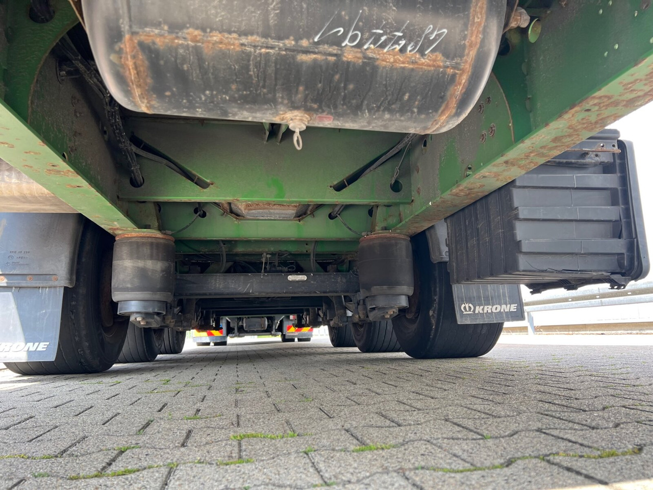 Krone SDP 27 eLCUQ-CS SDP 27 eLCUQ-CS, Coilmulde, Edscha-Verdeck, Hubdach, ca. 93m³ - Tenta puspiekabe: foto 5 Krone SDP 27 eLCUQ-CS SDP 27 eLCUQ-CS, Coilmulde, Edscha-Verdeck, Hubdach, ca. 93m³ - Tenta puspiekabe: foto 5
