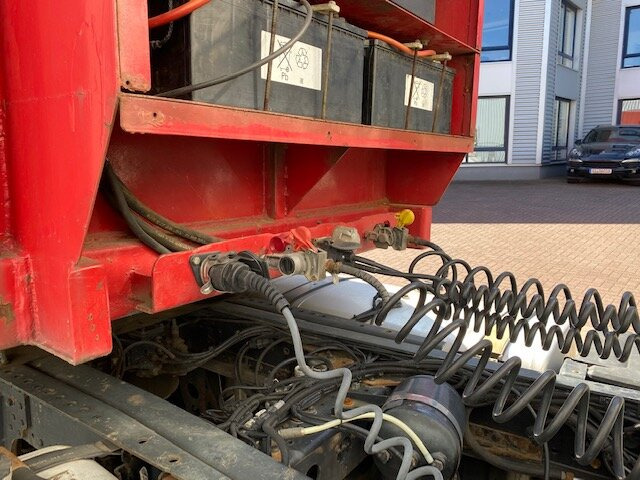 Langendorf SATUE 20/24 SATUE 20/24 mit durchgehender hydr. Rampe - Puspiekabe zema profila platforma: foto 4 Langendorf SATUE 20/24 SATUE 20/24 mit durchgehender hydr. Rampe - Puspiekabe zema profila platforma: foto 4