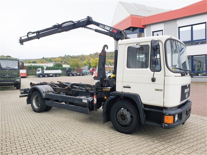MAN 14.152 F 4x2 BB 14.152 F 4x2 BB mit Kran Hiab 060-2 - Pacēlājs ar āķi, Kravas auto ar manipulatoru: foto 2 MAN 14.152 F 4x2 BB 14.152 F 4x2 BB mit Kran Hiab 060-2 - Pacēlājs ar āķi, Kravas auto ar manipulatoru: foto 2