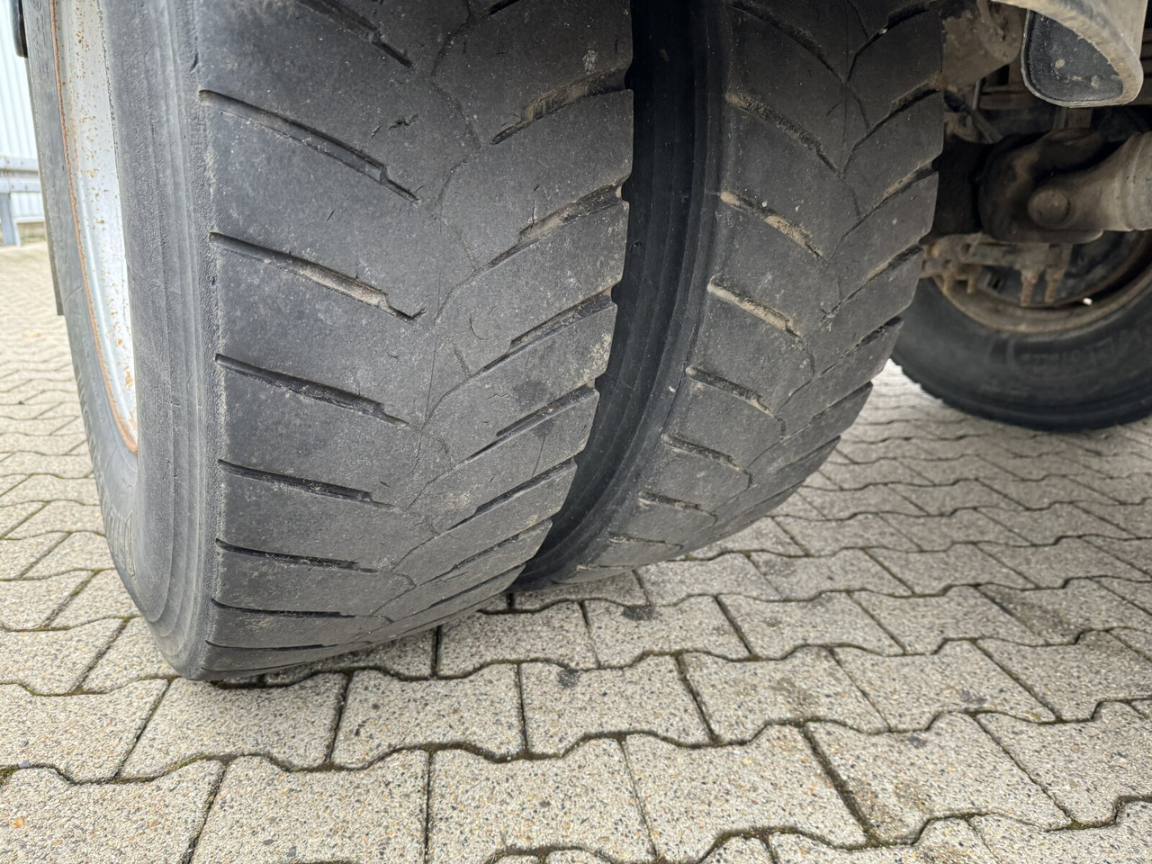 MAN 18.255 MAK 4x4 BB 18.255 MAK 4x4 BB - Šasija kravas automašīna: foto 3 MAN 18.255 MAK 4x4 BB 18.255 MAK 4x4 BB - Šasija kravas automašīna: foto 3