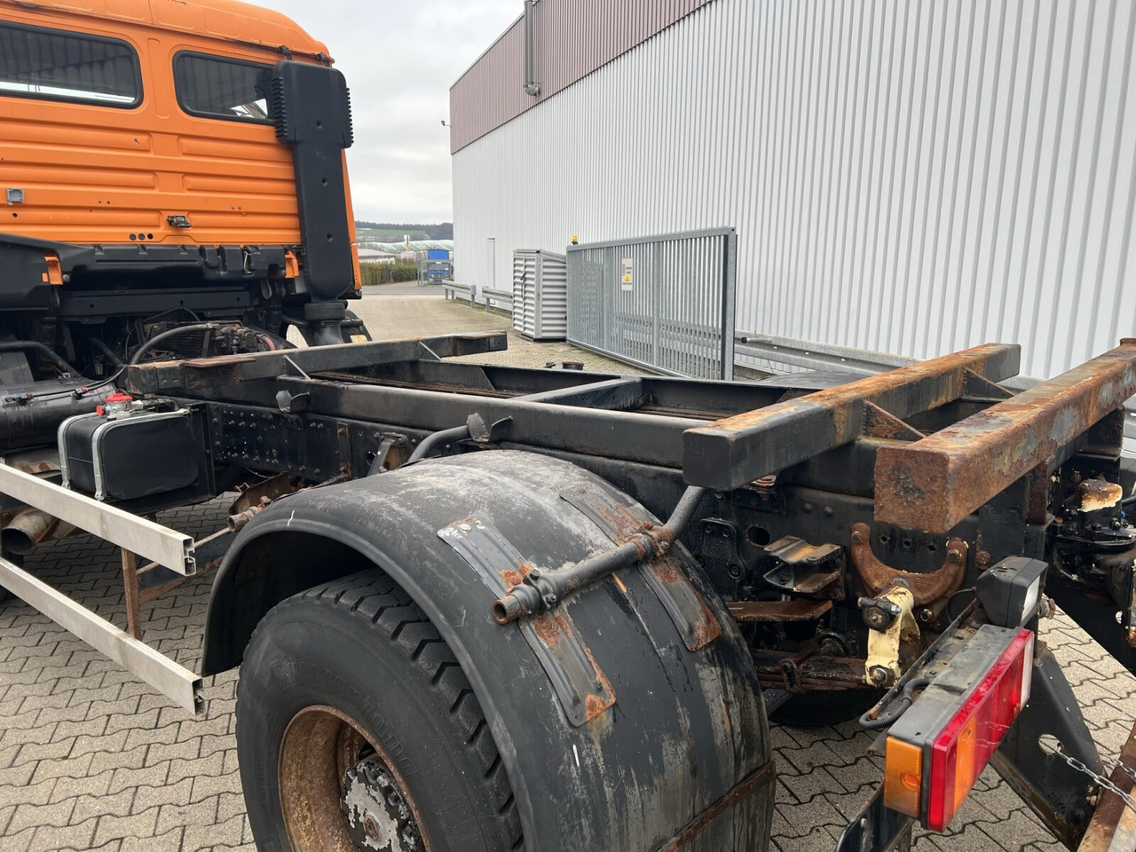 MAN 19.292/402 FAK 4x4 BB 19.292/402 FAK 4x4 BB, 6-Zylinder, Winterdienstausstattung - Šasija kravas automašīna: foto 3 MAN 19.292/402 FAK 4x4 BB 19.292/402 FAK 4x4 BB, 6-Zylinder, Winterdienstausstattung - Šasija kravas automašīna: foto 3