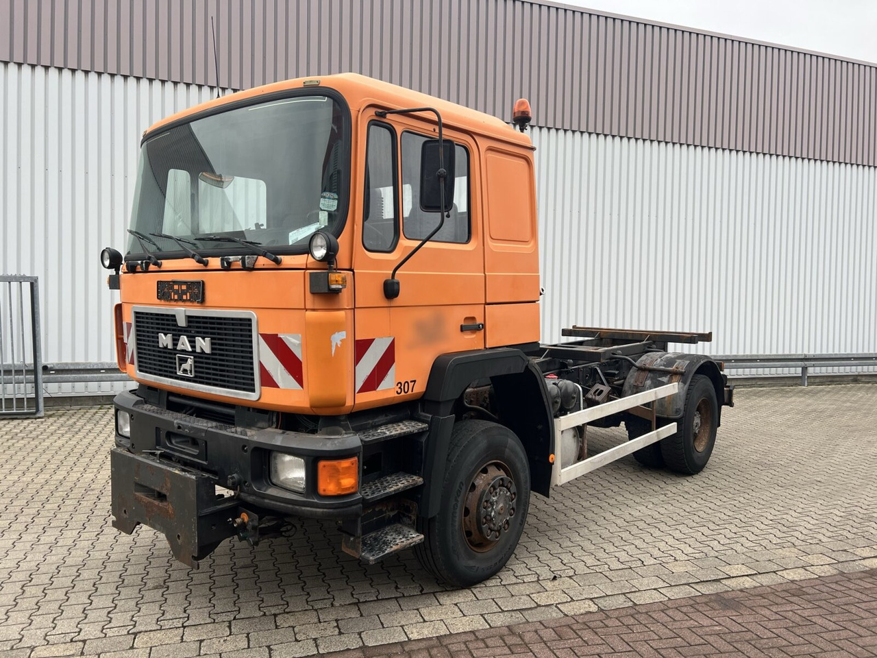MAN 19.292/402 FAK 4x4 BB 19.292/402 FAK 4x4 BB, 6-Zylinder, Winterdienstausstattung - Šasija kravas automašīna: foto 1 MAN 19.292/402 FAK 4x4 BB 19.292/402 FAK 4x4 BB, 6-Zylinder, Winterdienstausstattung - Šasija kravas automašīna: foto 1