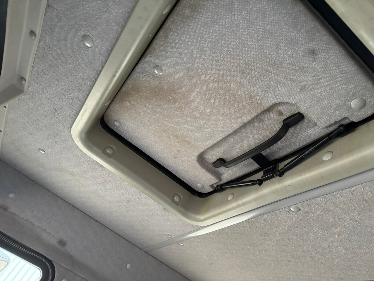 MAN LE 8.180 4X2 BB Doka LE 8.180 4X2 BB Doka, 2x AHK - Kravas automašīna pašizgāzējs: foto 4 MAN LE 8.180 4X2 BB Doka LE 8.180 4X2 BB Doka, 2x AHK - Kravas automašīna pašizgāzējs: foto 4