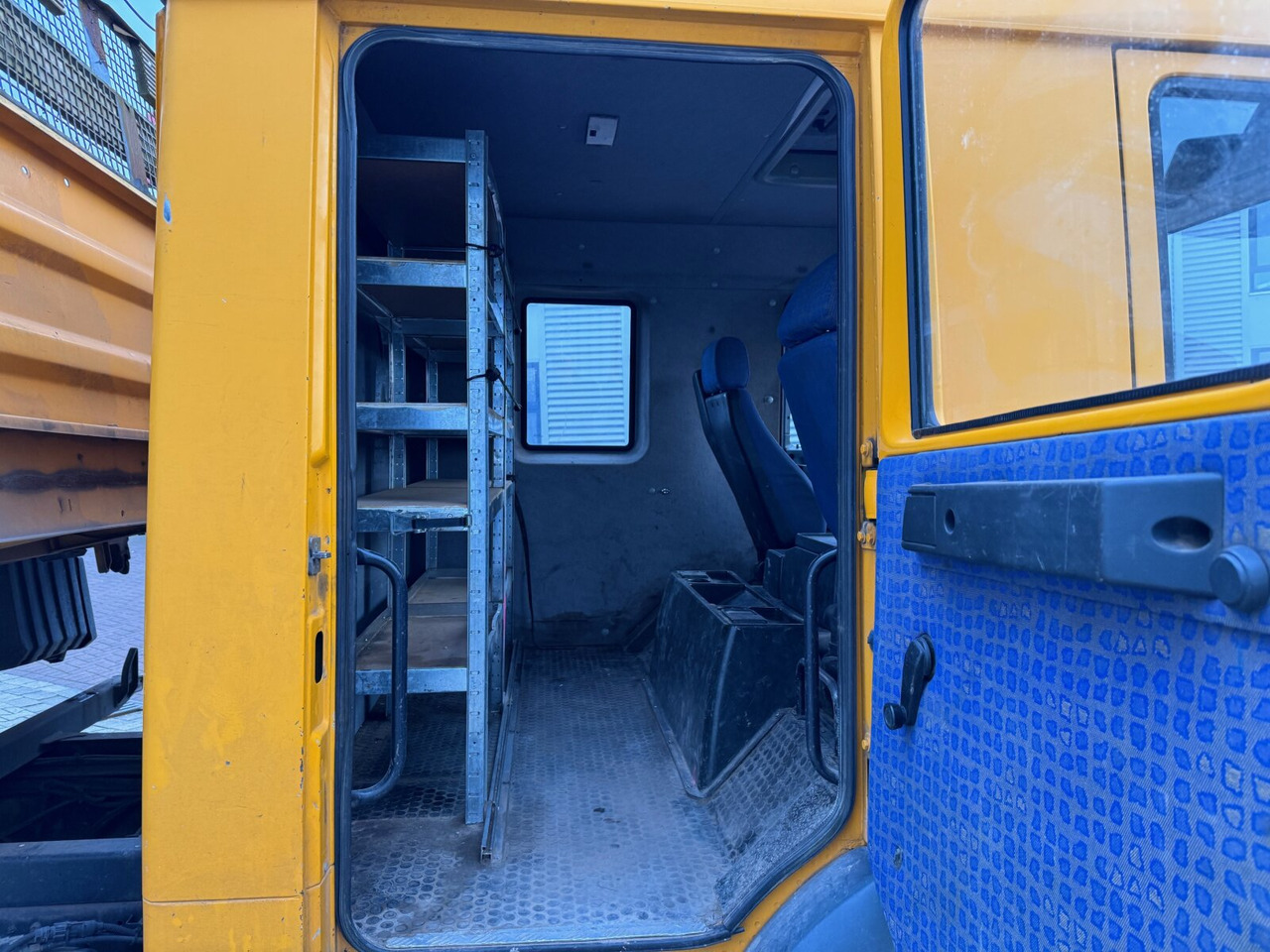 MAN LE 8.180 4X2 BB Doka LE 8.180 4X2 BB Doka, 2x AHK - Kravas automašīna pašizgāzējs: foto 5 MAN LE 8.180 4X2 BB Doka LE 8.180 4X2 BB Doka, 2x AHK - Kravas automašīna pašizgāzējs: foto 5