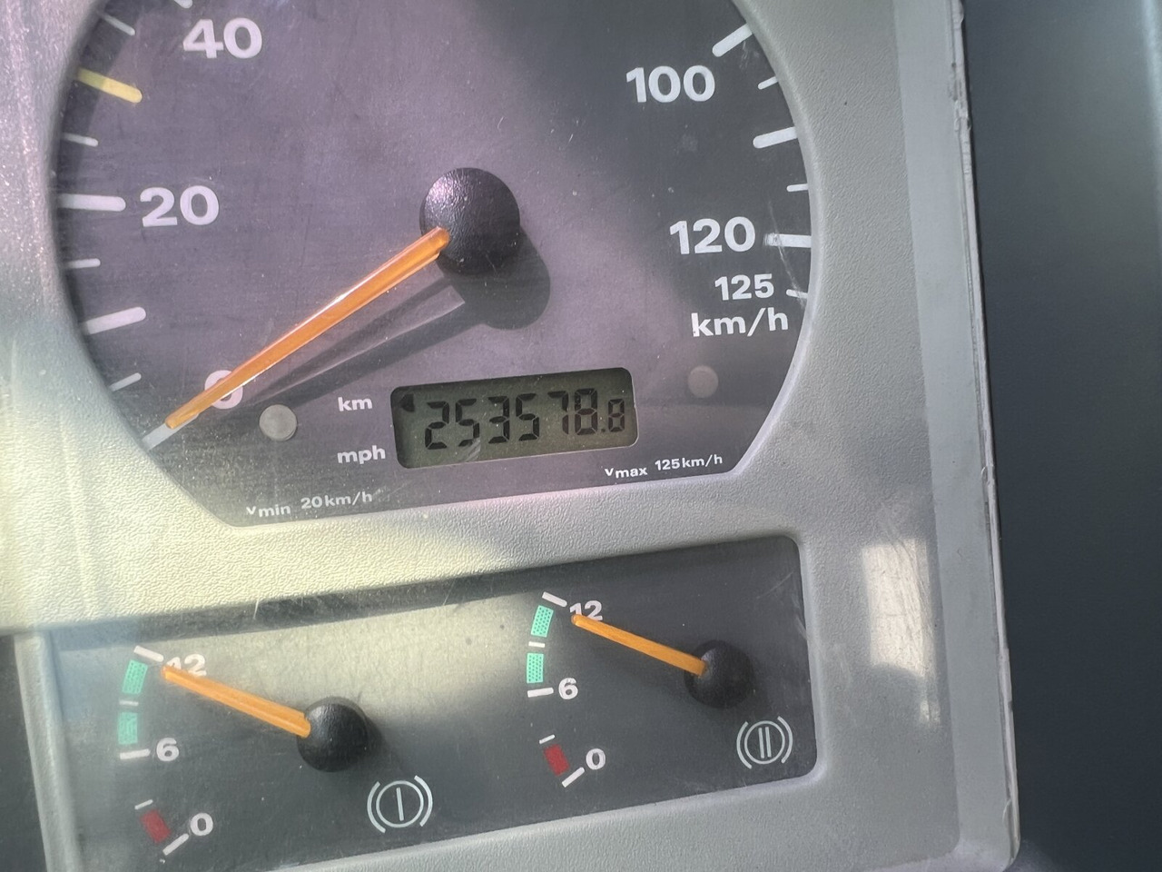 MAN TGA 26.363/410 6x4 BB TGA 26.363/410 6x4 BB, 2-S-Alukipper - Kravas automašīna pašizgāzējs, Kravas auto ar manipulatoru: foto 4 MAN TGA 26.363/410 6x4 BB TGA 26.363/410 6x4 BB, 2-S-Alukipper - Kravas automašīna pašizgāzējs, Kravas auto ar manipulatoru: foto 4