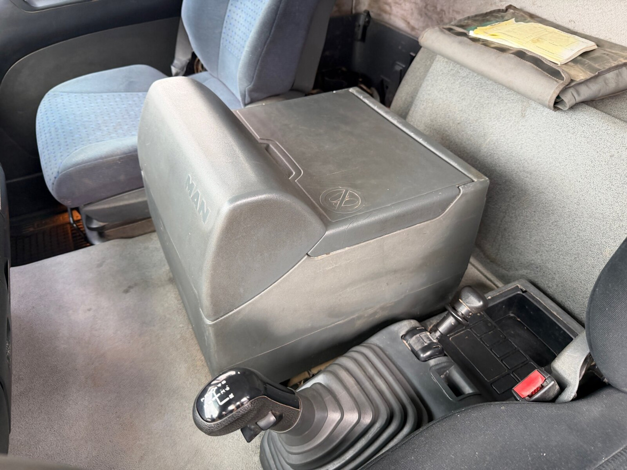 MAN TGA 26.400 6X4 BB TGA 26.400 6X4 BB, Intarder - Kravas automašīna pašizgāzējs: foto 3 MAN TGA 26.400 6X4 BB TGA 26.400 6X4 BB, Intarder - Kravas automašīna pašizgāzējs: foto 3