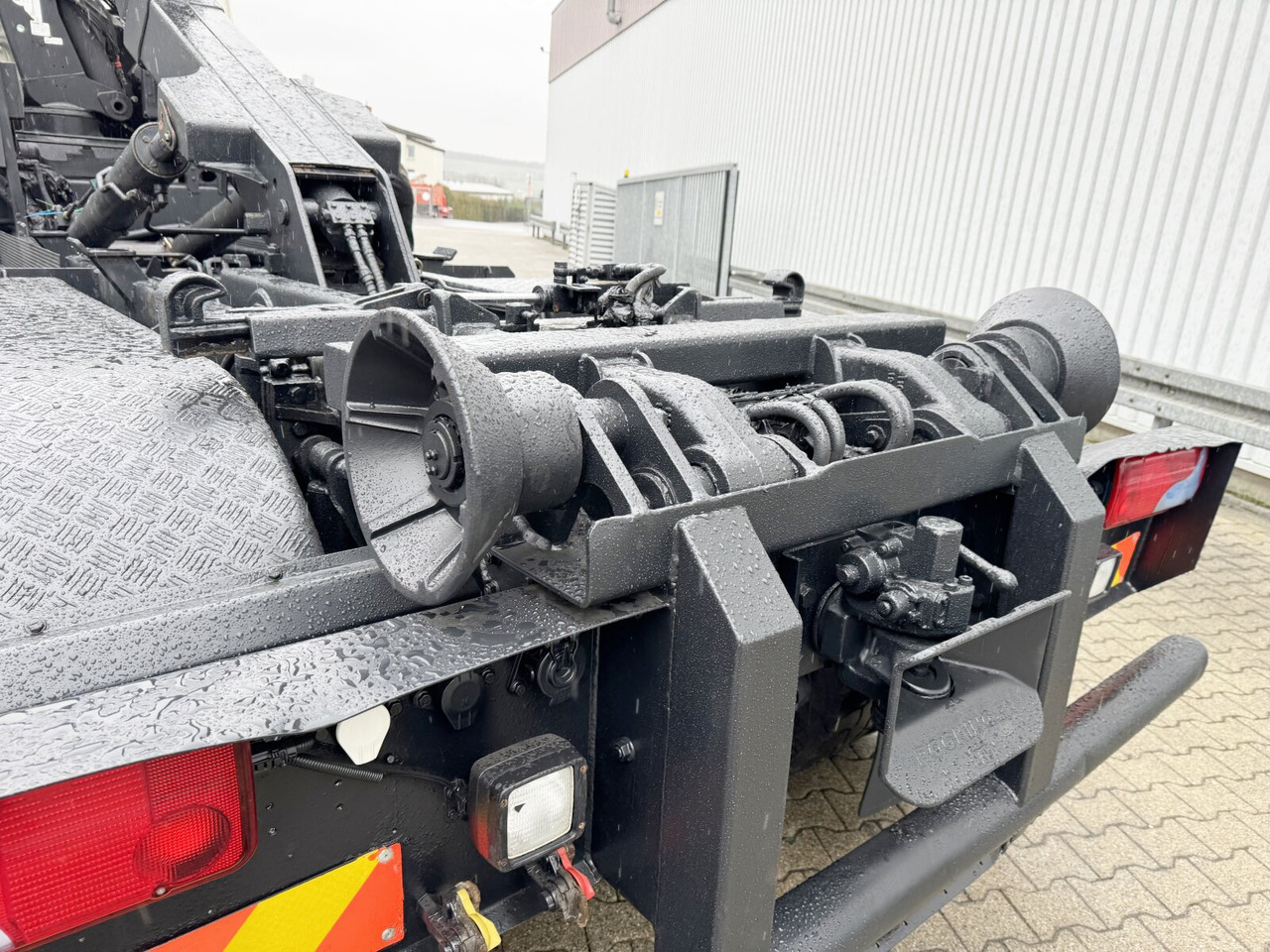 MAN TGA 33.350 6X4 BB TGA 33.350 6X4 BB mit Kran Hiab 166 E-3 HiDuo, Funk līzingu MAN TGA 33.350 6X4 BB TGA 33.350 6X4 BB mit Kran Hiab 166 E-3 HiDuo, Funk: foto 12