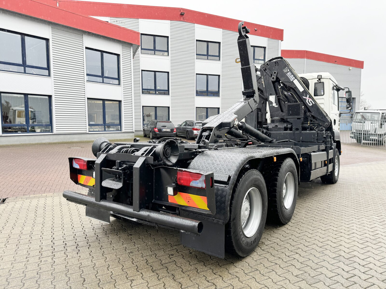 MAN TGA 33.350 6X4 BB TGA 33.350 6X4 BB mit Kran Hiab 166 E-3 HiDuo, Funk līzingu MAN TGA 33.350 6X4 BB TGA 33.350 6X4 BB mit Kran Hiab 166 E-3 HiDuo, Funk: foto 11