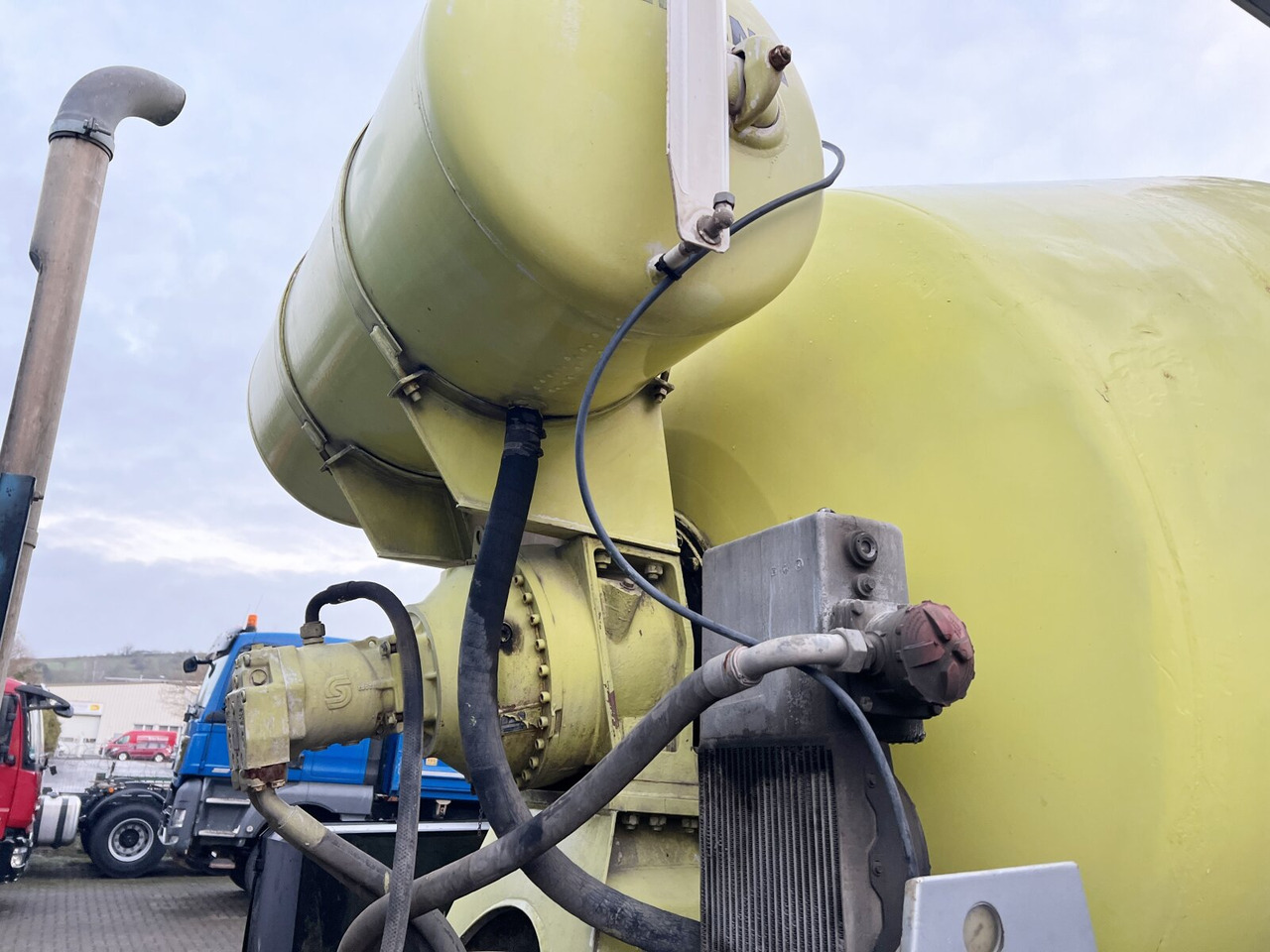 Betonvedējs MAN TGA 35.410 8x4 BB TGA 35.410 8x4 BB, Betonmischer Karrena 10m³: foto 11 Betonvedējs MAN TGA 35.410 8x4 BB TGA 35.410 8x4 BB, Betonmischer Karrena 10m³: foto 11