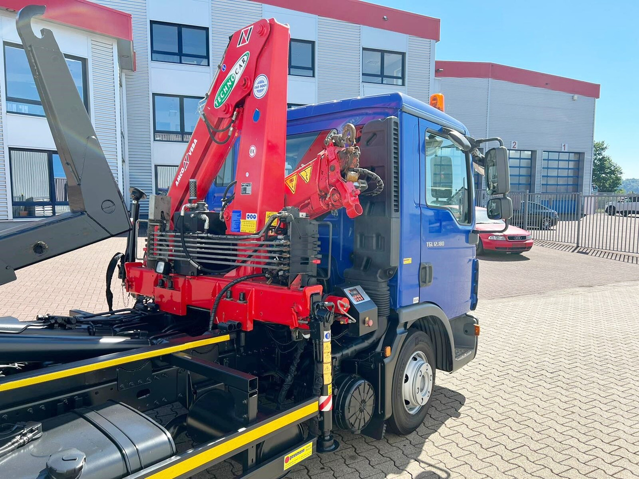 MAN TGL 12.180/210 4x2 BB TGL 12.180/210 4x2 BB, City-Abroller, Kran AMCO VEBA 807N2S līzingu MAN TGL 12.180/210 4x2 BB TGL 12.180/210 4x2 BB, City-Abroller, Kran AMCO VEBA 807N2S: foto 10