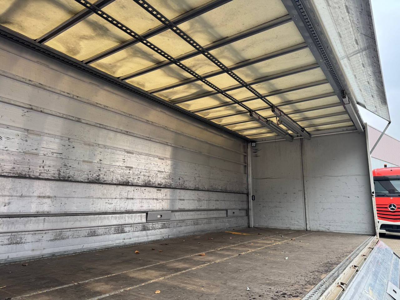 Kravas automašīna ar slēgto virsbūvi MAN TGM 15.250 4x2 LL TGM 15.250 4x2 LL, Getränkekoffer, Navi: foto 13
