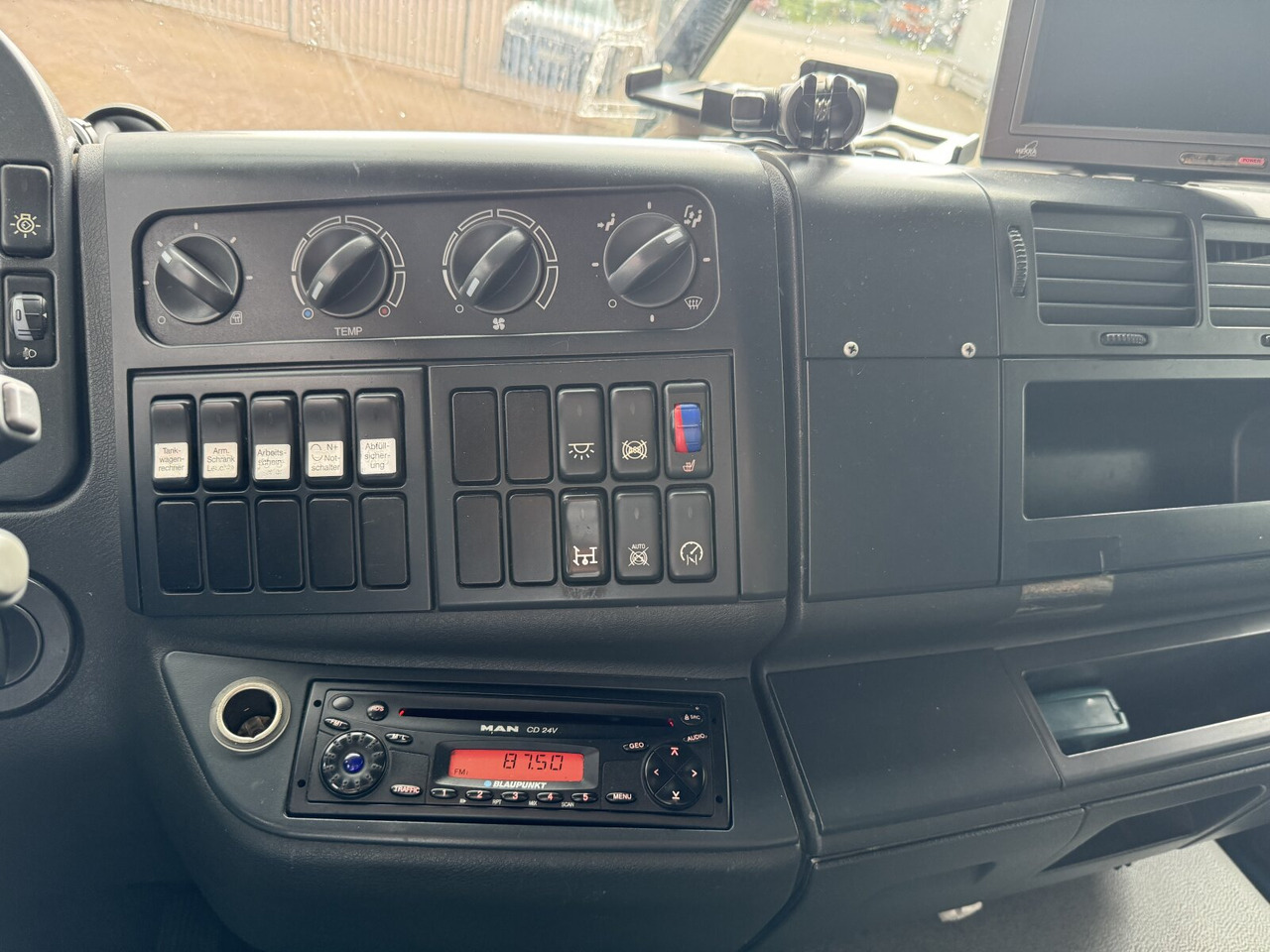 Autocisterna MAN TGM 18.280 4X2 BL TGM 18.280 4X2 BL, Esterer Tankaufbau ca. 13.910l, 2 Kammern: foto 5