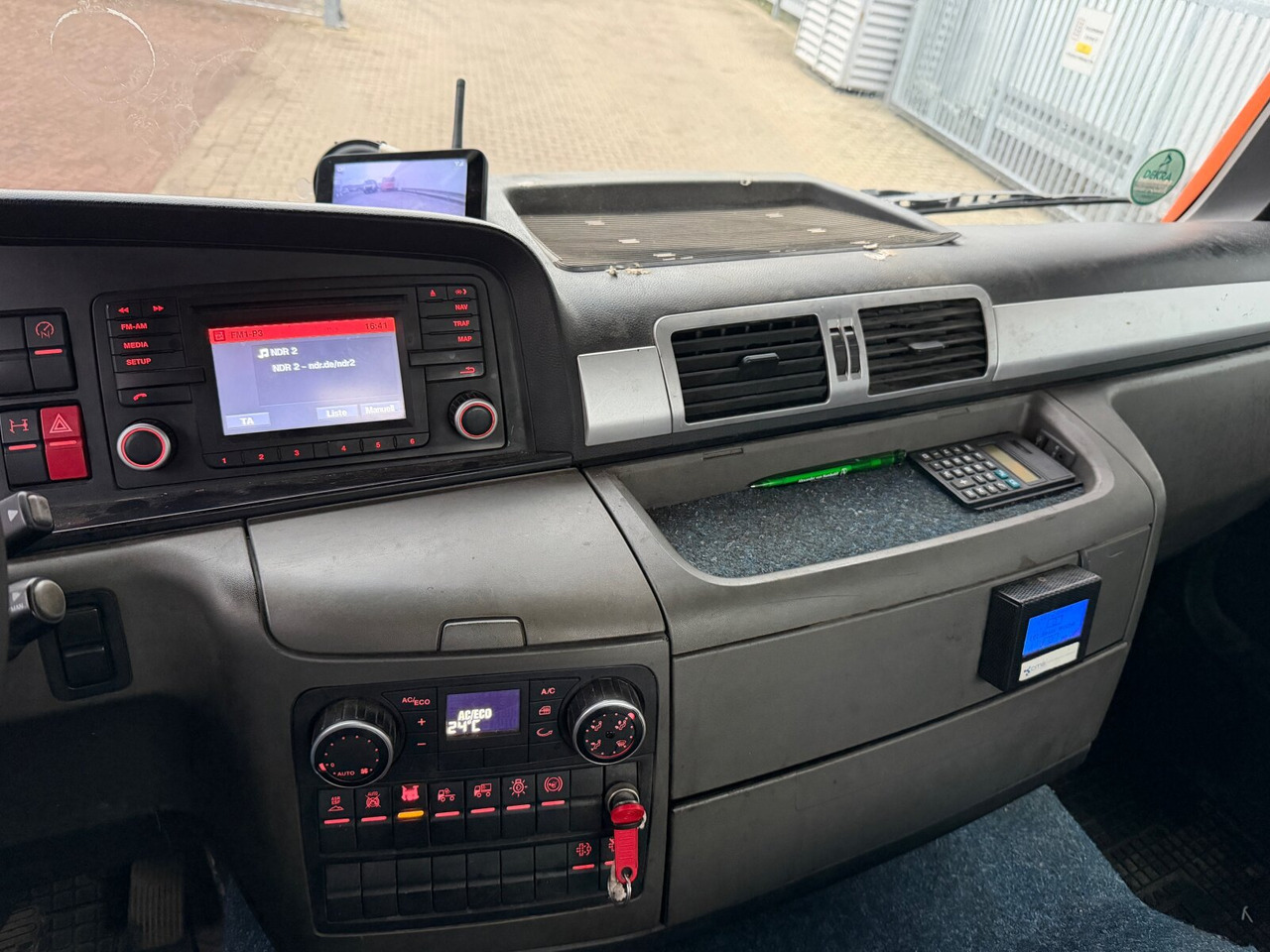 MAN TGM 18.290 4x2 BB TGM 18.290 4x2 BB, Tele-Absetzer - Būvgružu konteineru vedējs: foto 4 MAN TGM 18.290 4x2 BB TGM 18.290 4x2 BB, Tele-Absetzer - Būvgružu konteineru vedējs: foto 4