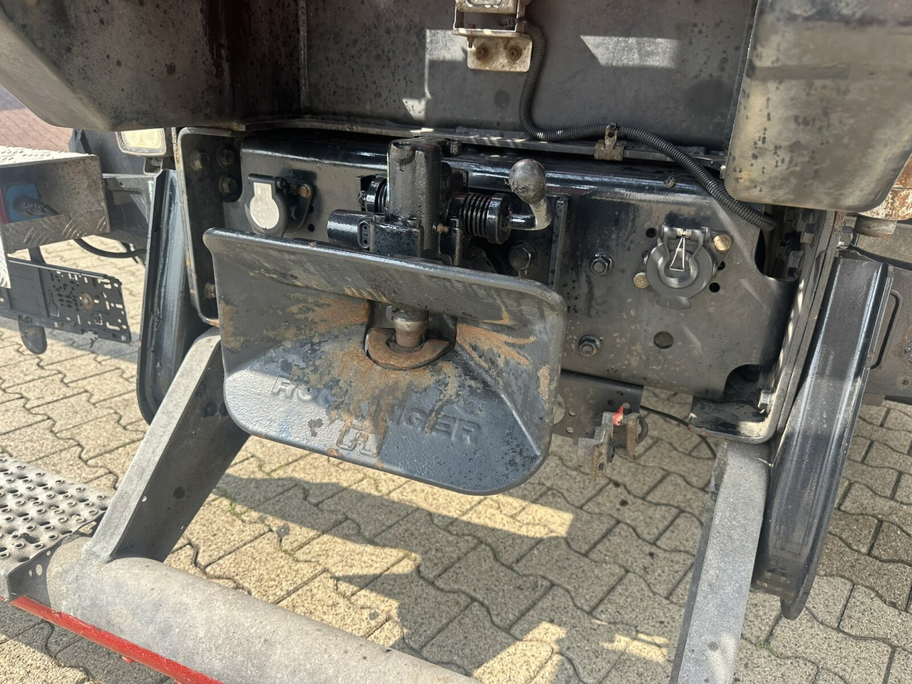 MAN TGS 26.400 6x2-4 LL TGS 26.400 6x2-4 LL, Lenk-/Lift, Edscha, Heckkran Palfinger PK23002-C + Jib PJ060A, Funk - Kravas automašīna ar tentu, Kravas auto ar manipulatoru: foto 2 MAN TGS 26.400 6x2-4 LL TGS 26.400 6x2-4 LL, Lenk-/Lift, Edscha, Heckkran Palfinger PK23002-C + Jib PJ060A, Funk - Kravas automašīna ar tentu, Kravas auto ar manipulatoru: foto 2