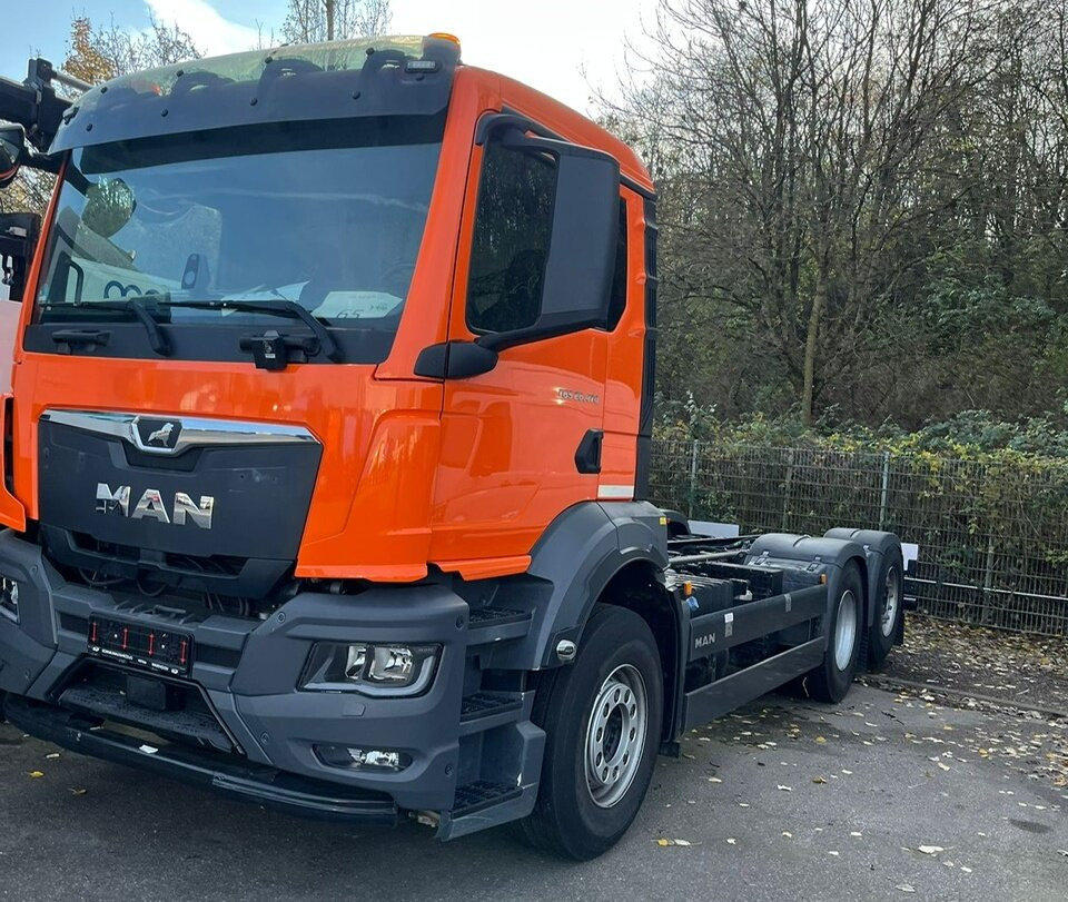 MAN TGS 26.470 6x2-4 BL CH TGS 26.470 6x2-4 BL CH, Lenk-/Liftachse, NMV - Šasija kravas automašīna: foto 2 MAN TGS 26.470 6x2-4 BL CH TGS 26.470 6x2-4 BL CH, Lenk-/Liftachse, NMV - Šasija kravas automašīna: foto 2