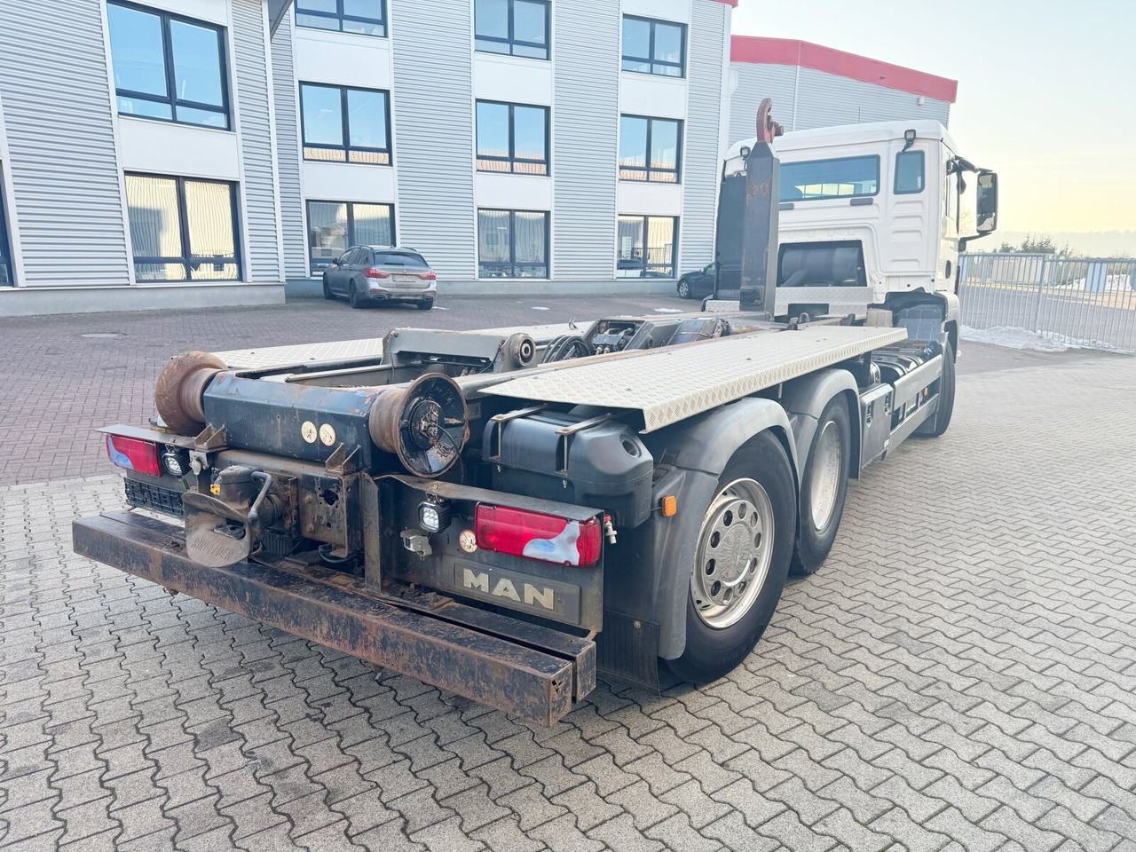 Pacēlājs ar āķi MAN TGS 26.480 6x2-4 BL TGS 26.480 6x2-4 BL, Lenk-Liftachse, VDL Abrollkipper bis 7m Container: foto 9