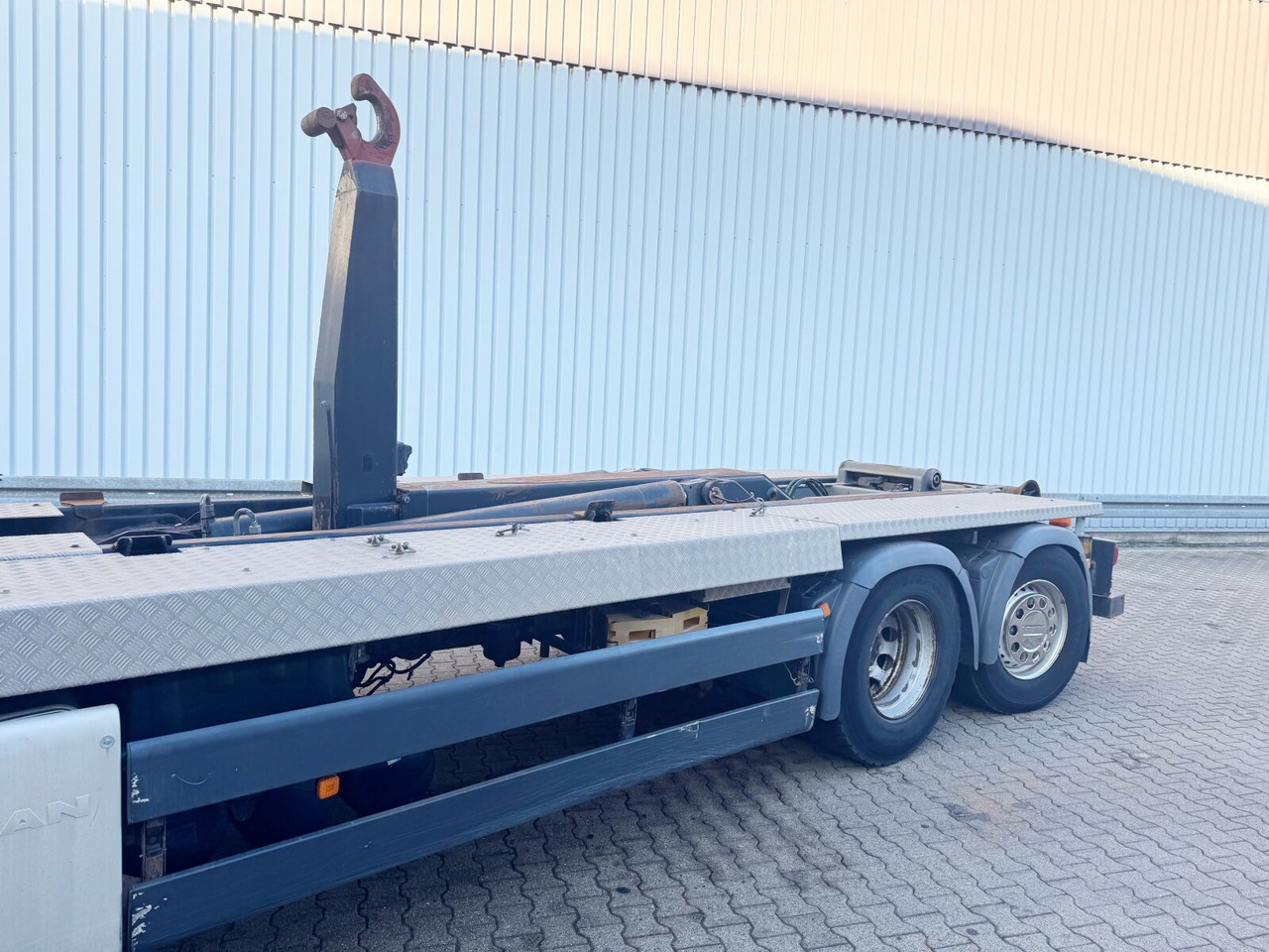 Pacēlājs ar āķi MAN TGS 26.480 6x2-4 BL TGS 26.480 6x2-4 BL, Lenk-Liftachse, VDL Abrollkipper bis 7m Container: foto 13