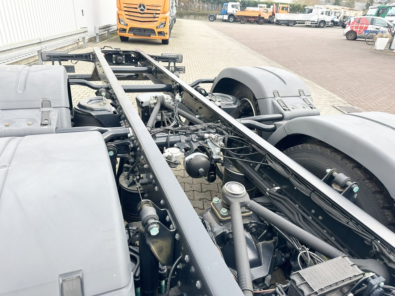 MAN TGS 26.480 6x2-4 LL TGS 26.480 6x2-4 LL, Retarder, Lenk-/Liftachse, Standklima - Šasija kravas automašīna: foto 3 MAN TGS 26.480 6x2-4 LL TGS 26.480 6x2-4 LL, Retarder, Lenk-/Liftachse, Standklima - Šasija kravas automašīna: foto 3