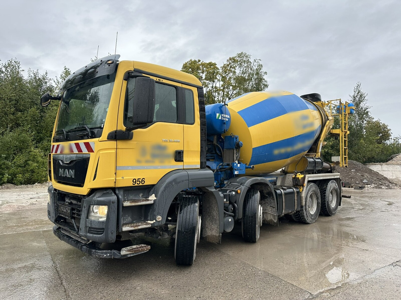 MAN TGS 32.400 8X4 BB TGS 32.400 8x4 BB, Stetter ca. 9m³ - Betonvedējs: foto 1 MAN TGS 32.400 8X4 BB TGS 32.400 8x4 BB, Stetter ca. 9m³ - Betonvedējs: foto 1