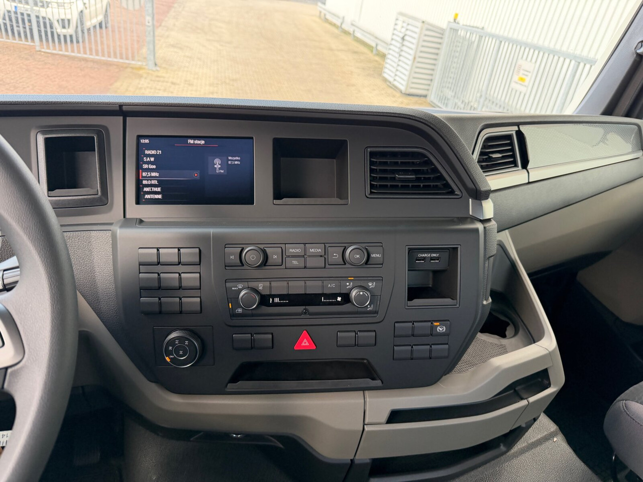 MAN TGS 33.440 6x6 BB CH TGS 33.440 6x6 BB CH, Hohe Bauart, Nebenantrieb - Šasija kravas automašīna: foto 3 MAN TGS 33.440 6x6 BB CH TGS 33.440 6x6 BB CH, Hohe Bauart, Nebenantrieb - Šasija kravas automašīna: foto 3