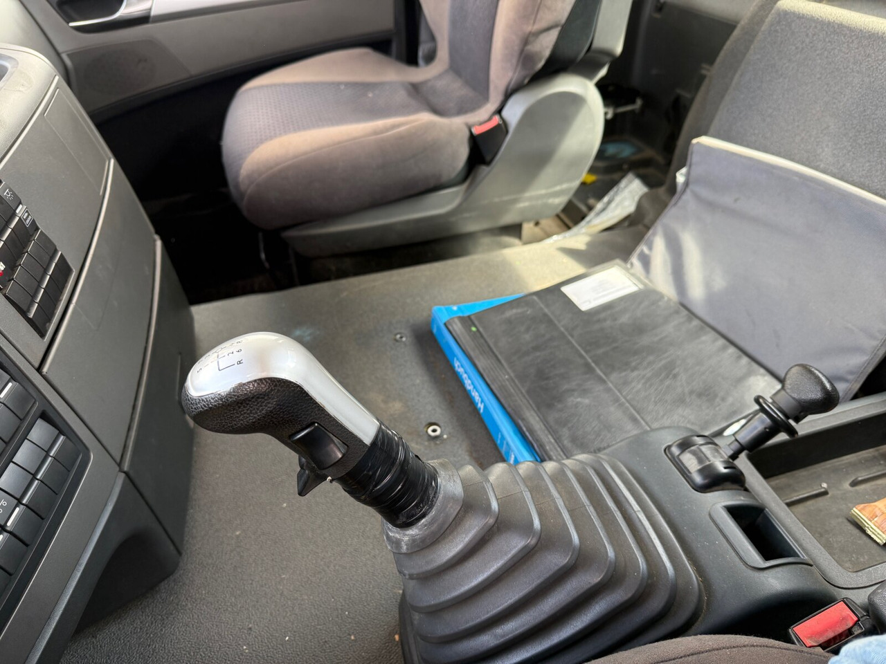 MAN TGS 35.480 8x4 BL TGS 35.480 8x4 BL, PriTarder, Navi - Pacēlājs ar āķi: foto 5 MAN TGS 35.480 8x4 BL TGS 35.480 8x4 BL, PriTarder, Navi - Pacēlājs ar āķi: foto 5